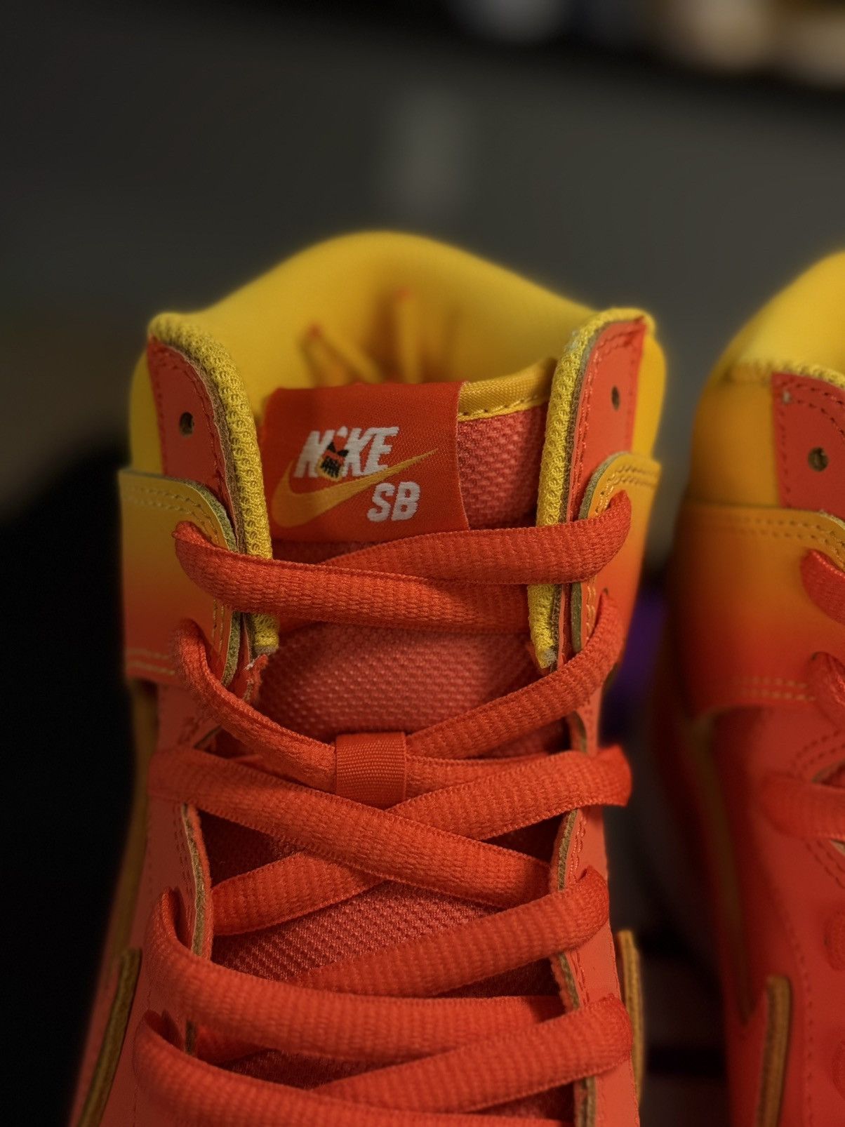 Nike Men's Size 10.5 NIB Nike SB Dunk High Sweet Tooth Candy Corn Size US 10.5 / EU 43-44 - 8 Thumbnail