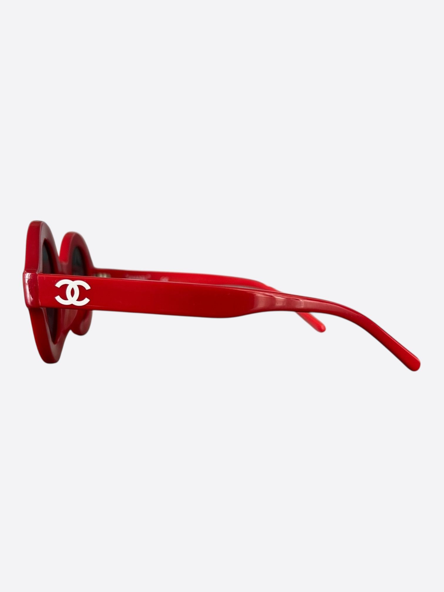Chanel Chanel Pharrell Red & White Round Sunglasses Size ONE SIZE - 3 Thumbnail