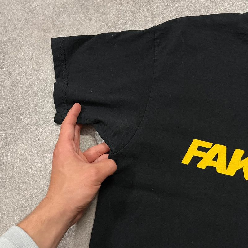 Japanese Brand Vintage Fake Taxi Spellout T-Shirt Big Logo Retro Y2K Trendy Size US M / EU 48-50 / 2 - 4 Thumbnail