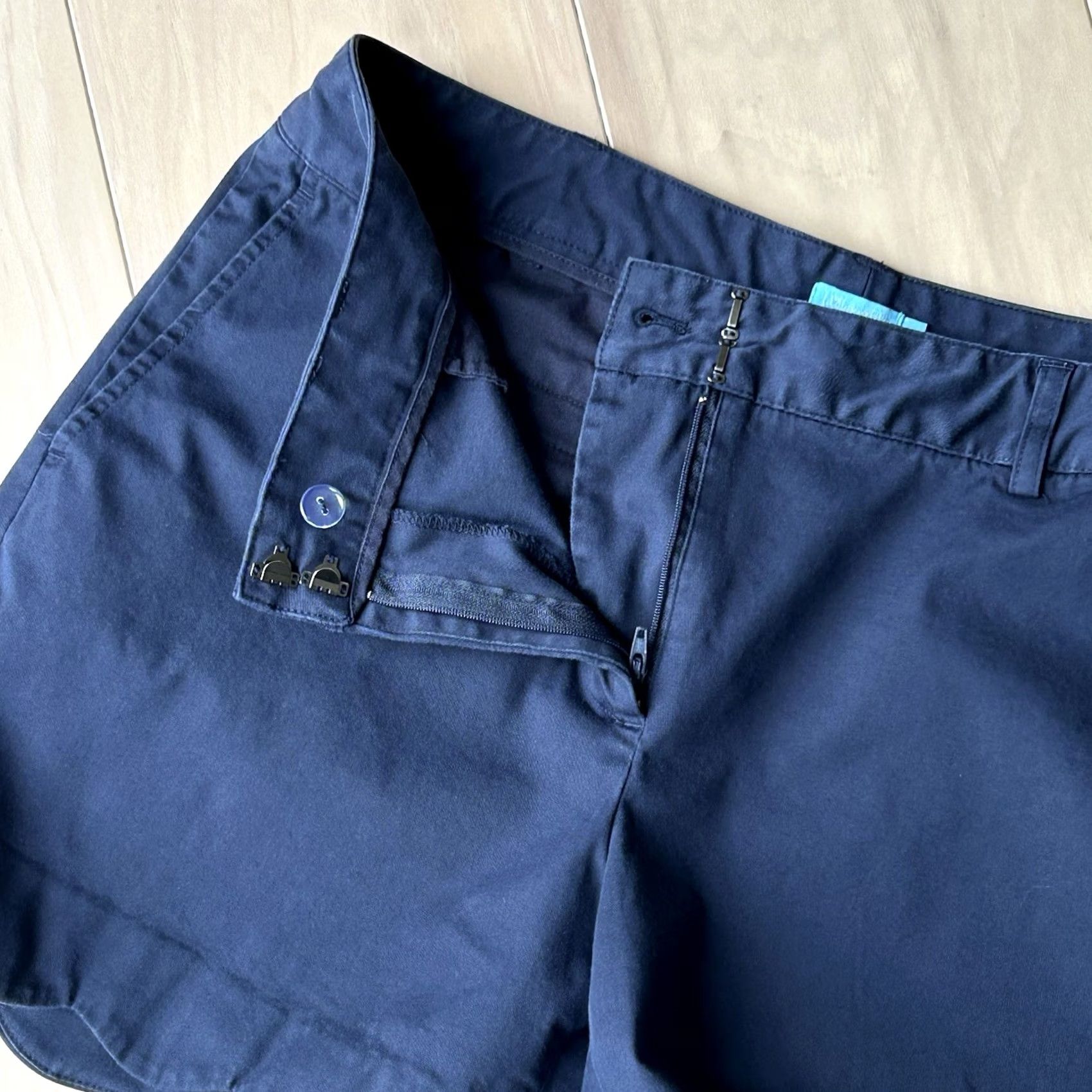 J.McLaughlin VINTAGE J. McLaughlin Chino Blue Scalloped Shorts 5” Inseam Women's 10 Size 32" / US 10 / IT 46 - 3 Thumbnail