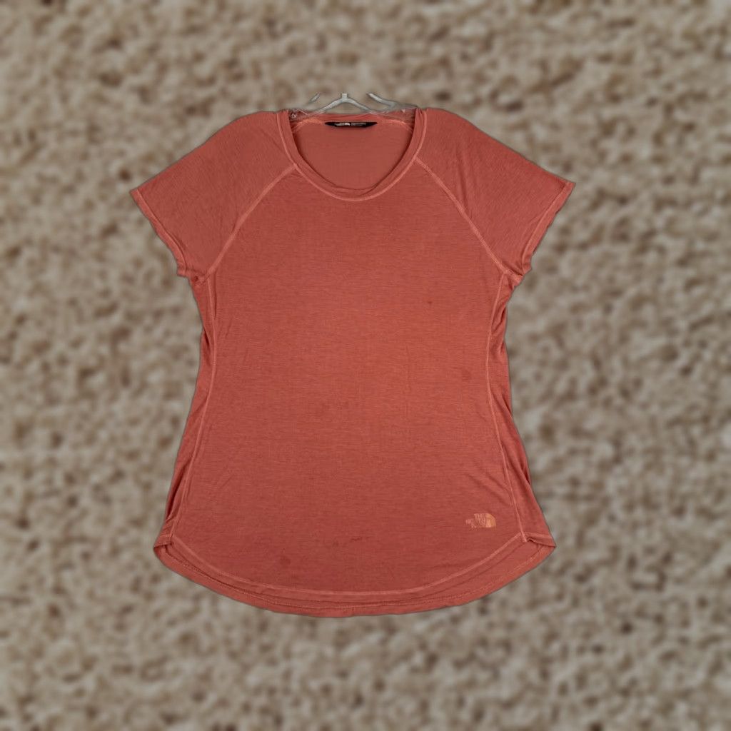 The North Face The North Face Shirt Womens Large Pink Short Sleeve Crew Neck Polyester READ Size L / US 10 / IT 46 - 1 Thumbnail