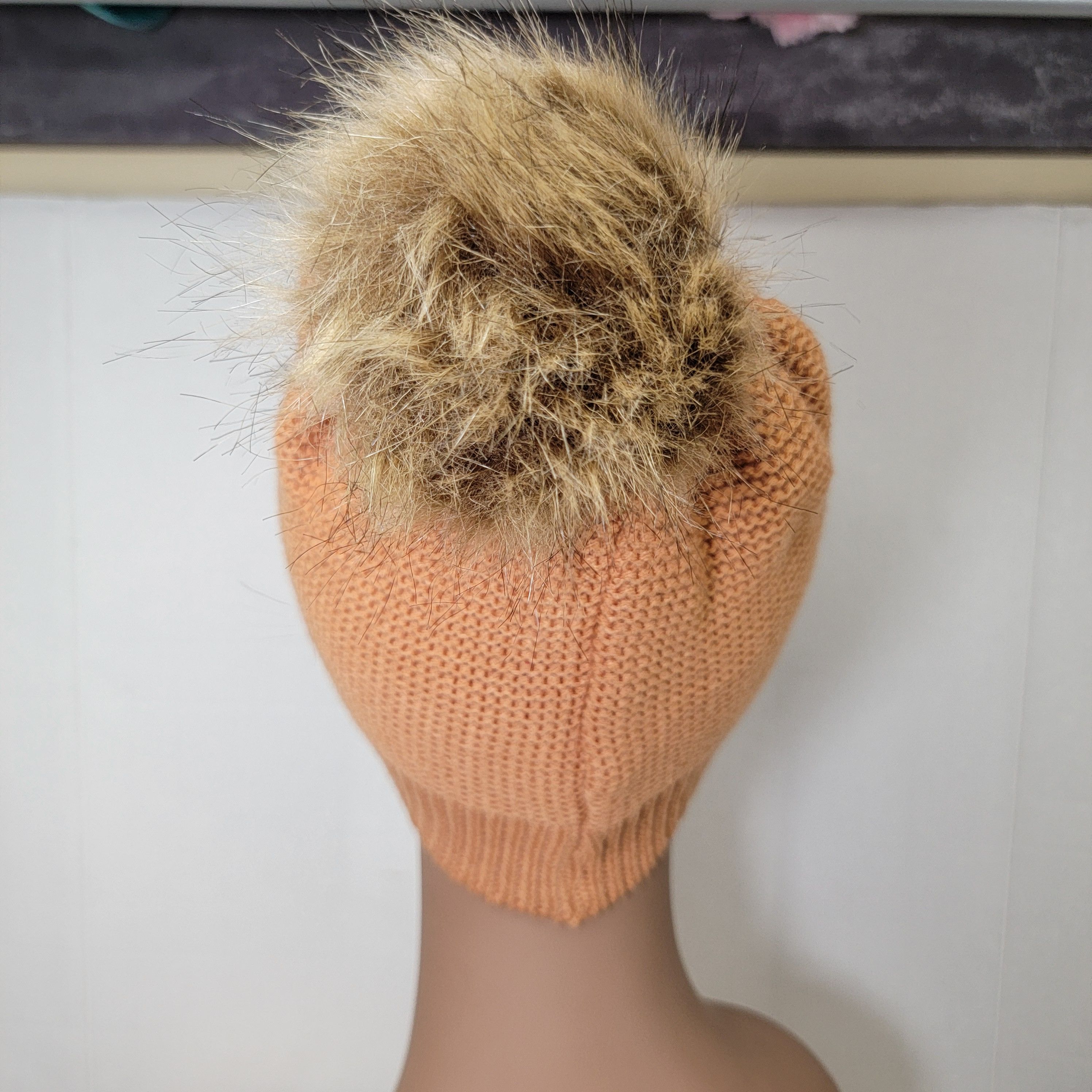 Other Gertex Knit Beanie w/ Faux Fur Pom Pom - One Size NWT Size ONE SIZE - 4 Thumbnail