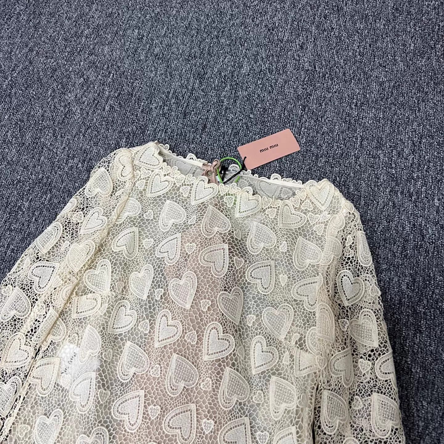 Miu Miu MIU MIU Heart Print Beige Lace Dress Pink Lining 40 NWT Size S / US 4 / IT 40 - 4 Thumbnail