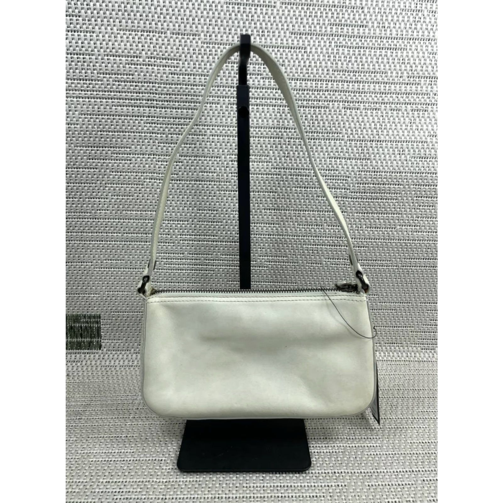 Marc Jacobs Marc Jacobs Bag Womens Medium White Leather Zip Top Inner Pockets Shoulder Bag Mens Womens Size M / US 6-8 / IT 42-44 - 3 Thumbnail