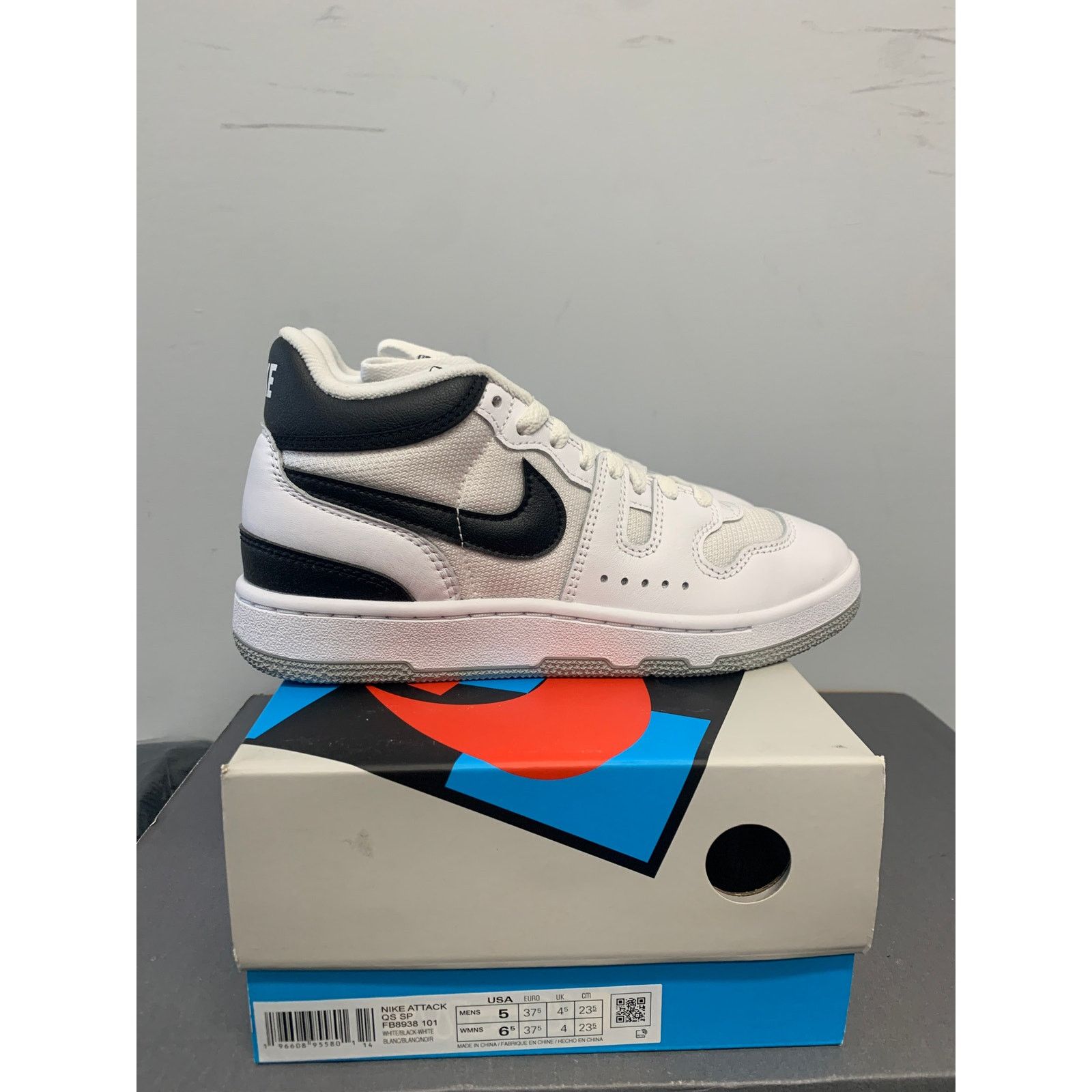 Nike Nike Mac Attack SQ SP White Black Size 5 BRAND NEW SHIPS NOW Size US 5 / EU 37 - 1 Thumbnail