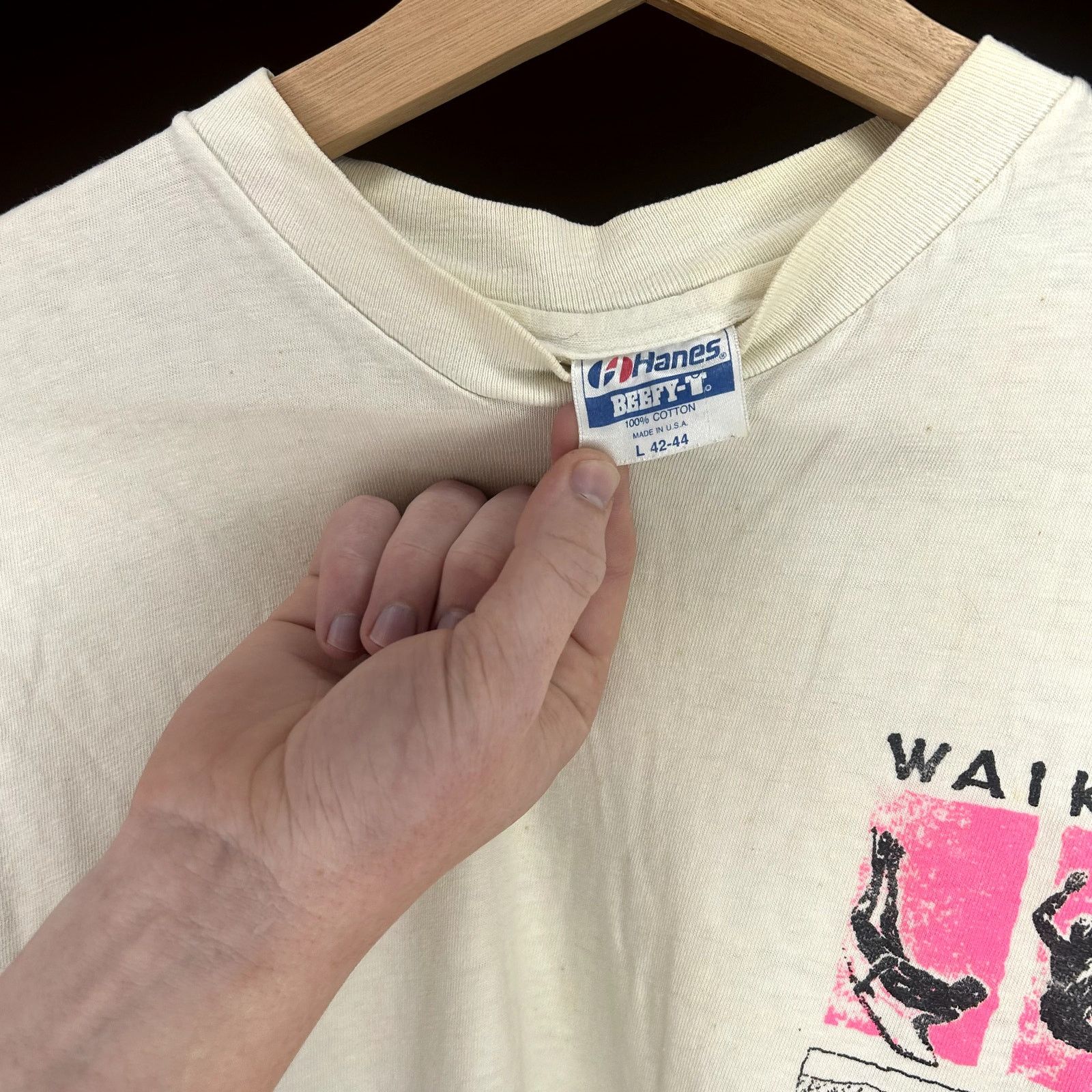Hanes × Vintage Vintage 90s Waikiki Surfer T-Shirt Fader Size US L / EU 52-54 / 3 - 9 Thumbnail