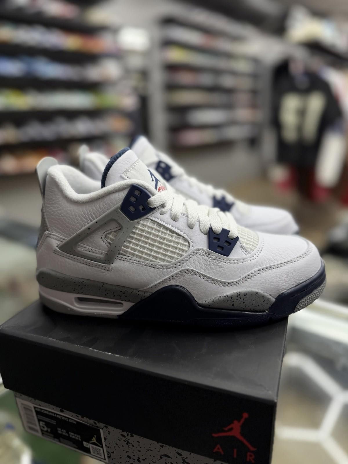 Nike Nike Air Jordan 4 Retro Midnight Navy (GS)408452-140 5Y/6.5W Size US 5 / EU 37 - 2 Thumbnail