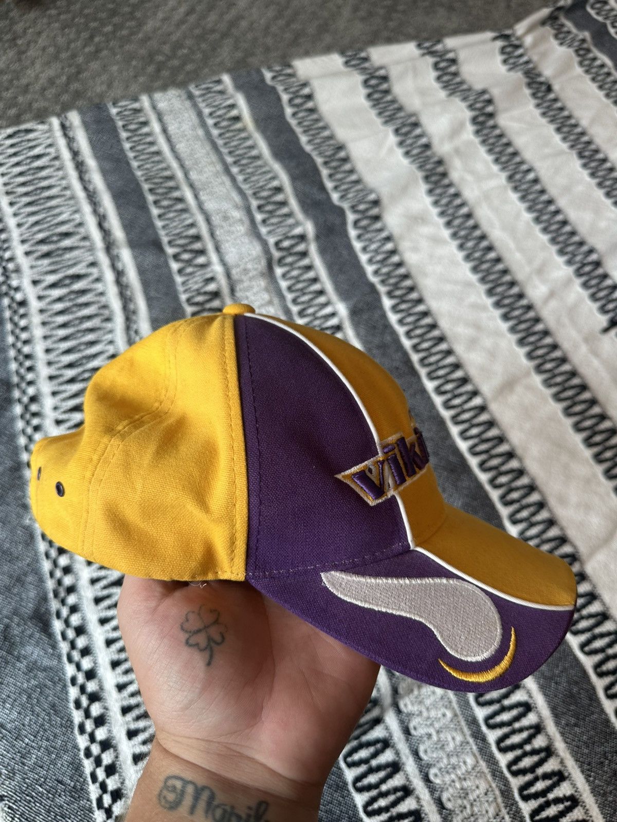 Reebok Minnesota Vikings NFL Pro Line Reebok Hat Purple Gold Size ONE SIZE - 2 Thumbnail