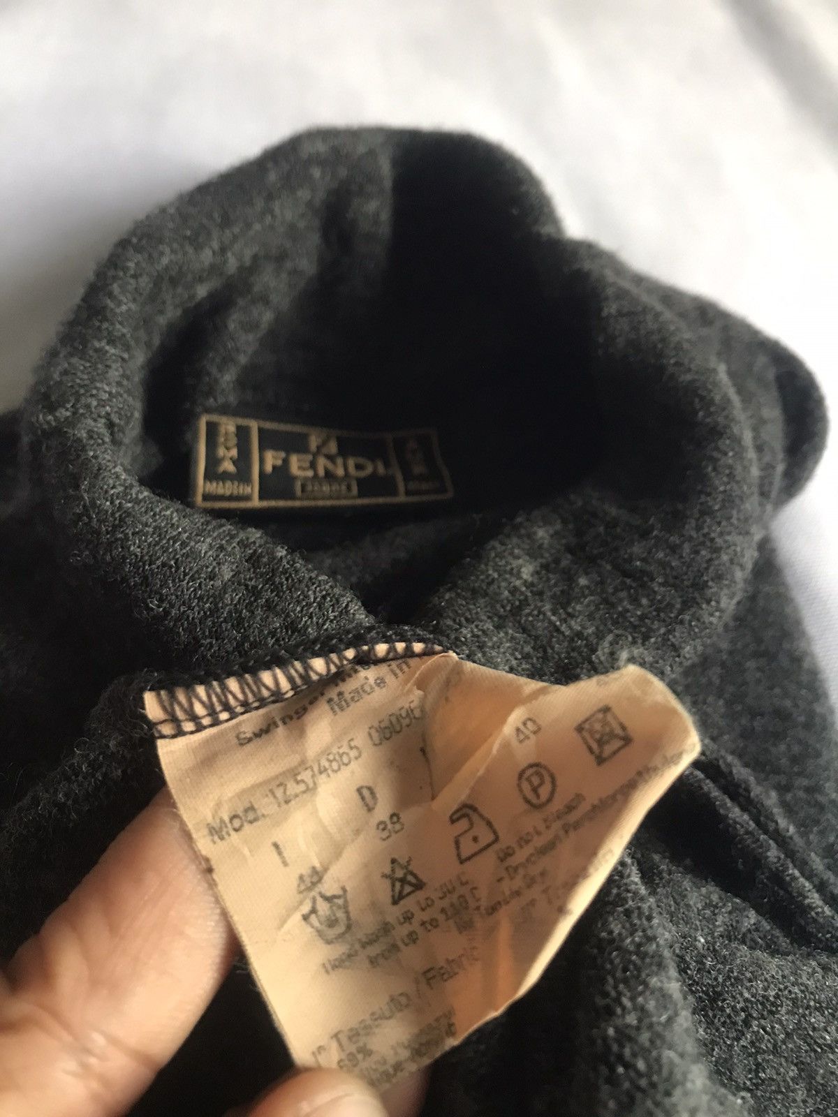 Fendi Fendi - Sleeveless Turtleneck Crop Top Size S / US 4 / IT 40 - 13 Thumbnail