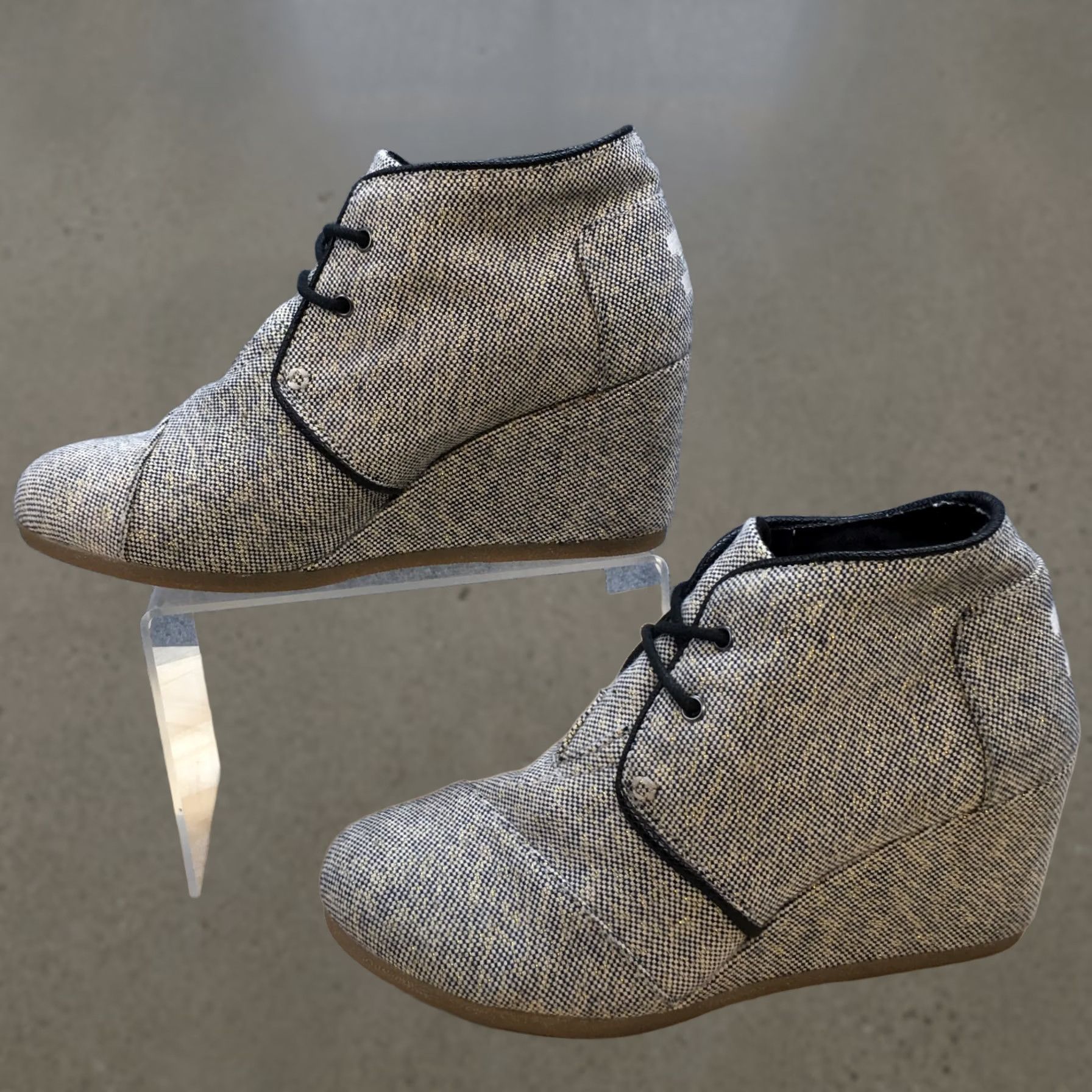 Toms Toms Womens 8 Desert Lace Up Wedge Ankle Bootie Grey Fabric Casual Boots 690515 Size US 8 / IT 38 - 1 Thumbnail