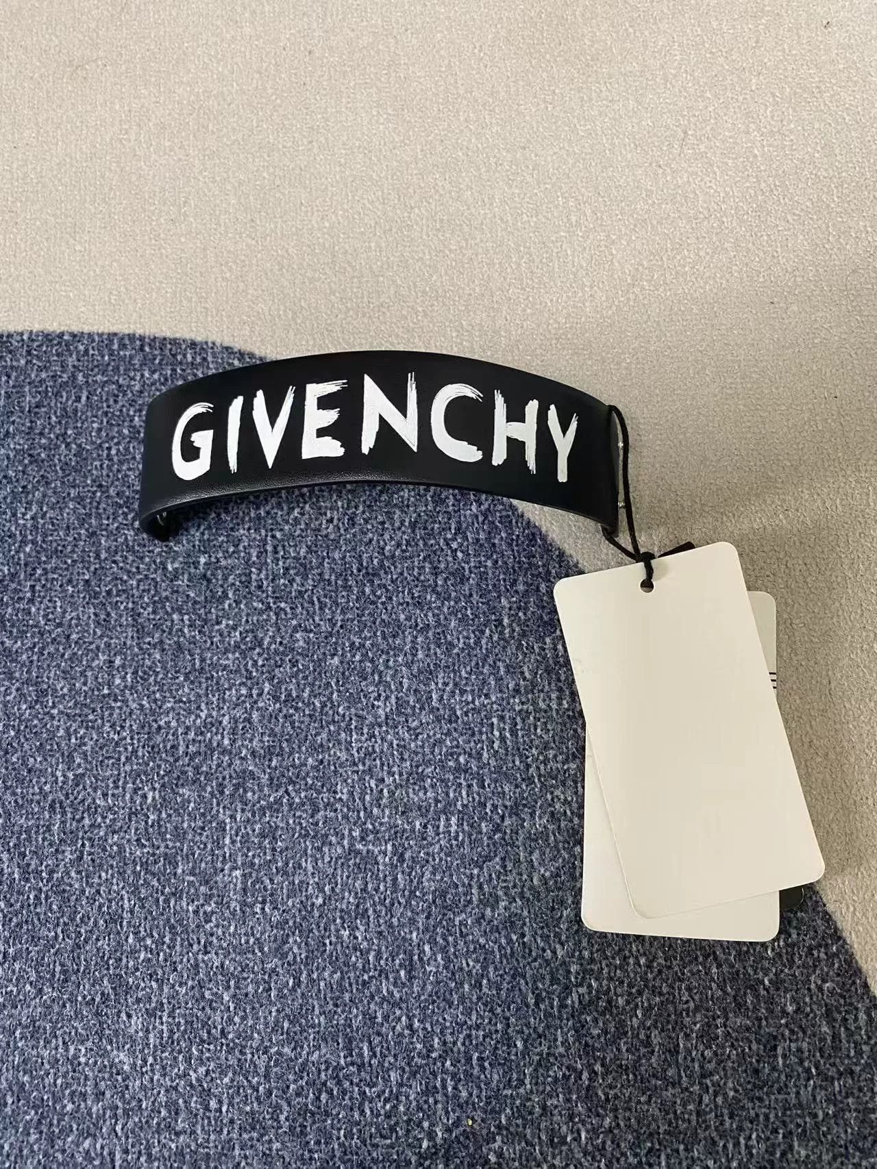 Givenchy givenchy letter print black bracelet size M Size ONE SIZE - 1 Thumbnail