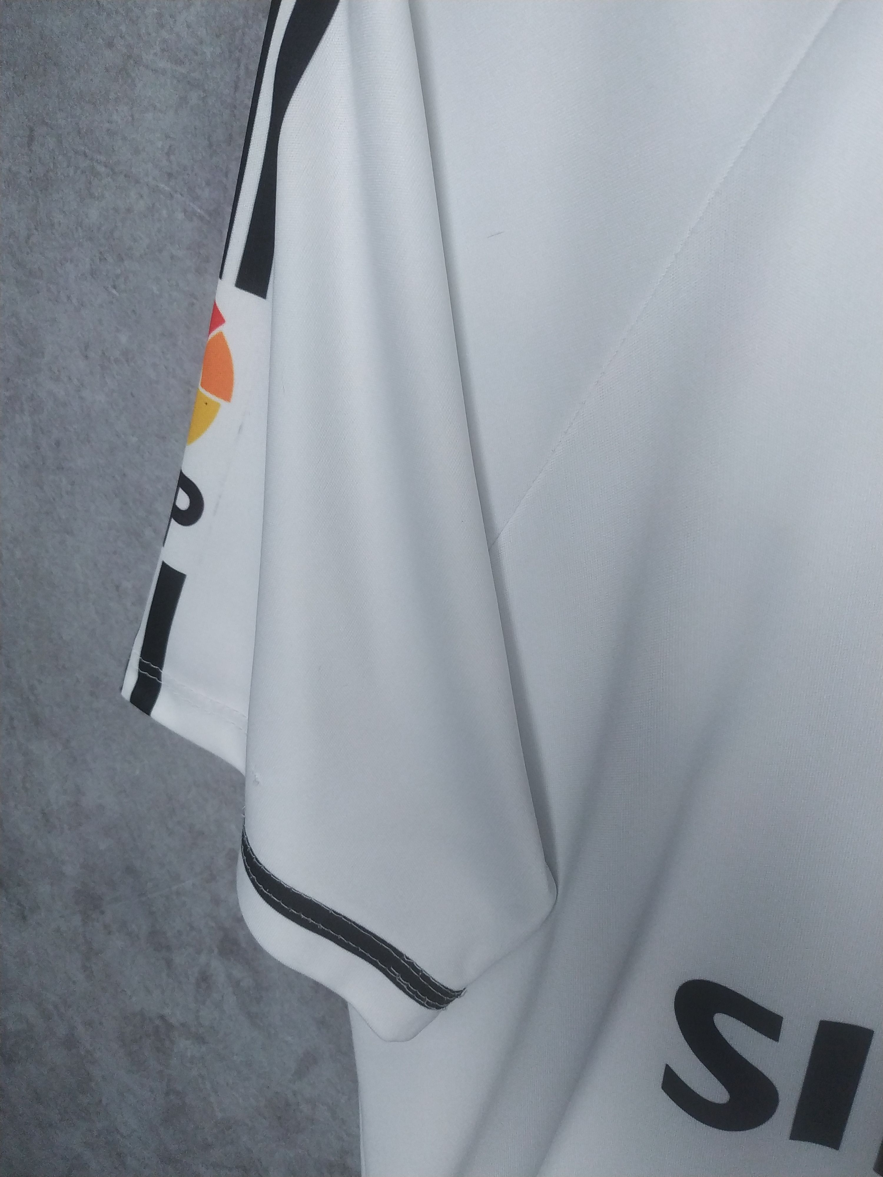 Vintage Ronaldo 9 Real Madrid vintage football soccer jersey Size US S / EU 44-46 / 1 - 8 Thumbnail