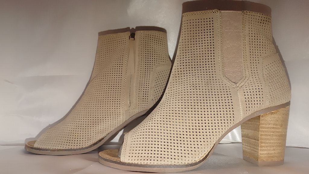 Toms Toms Majorca Peep Toe Perforated Suede Bootie Size 9 Size US 9 / IT 39 - 3 Thumbnail