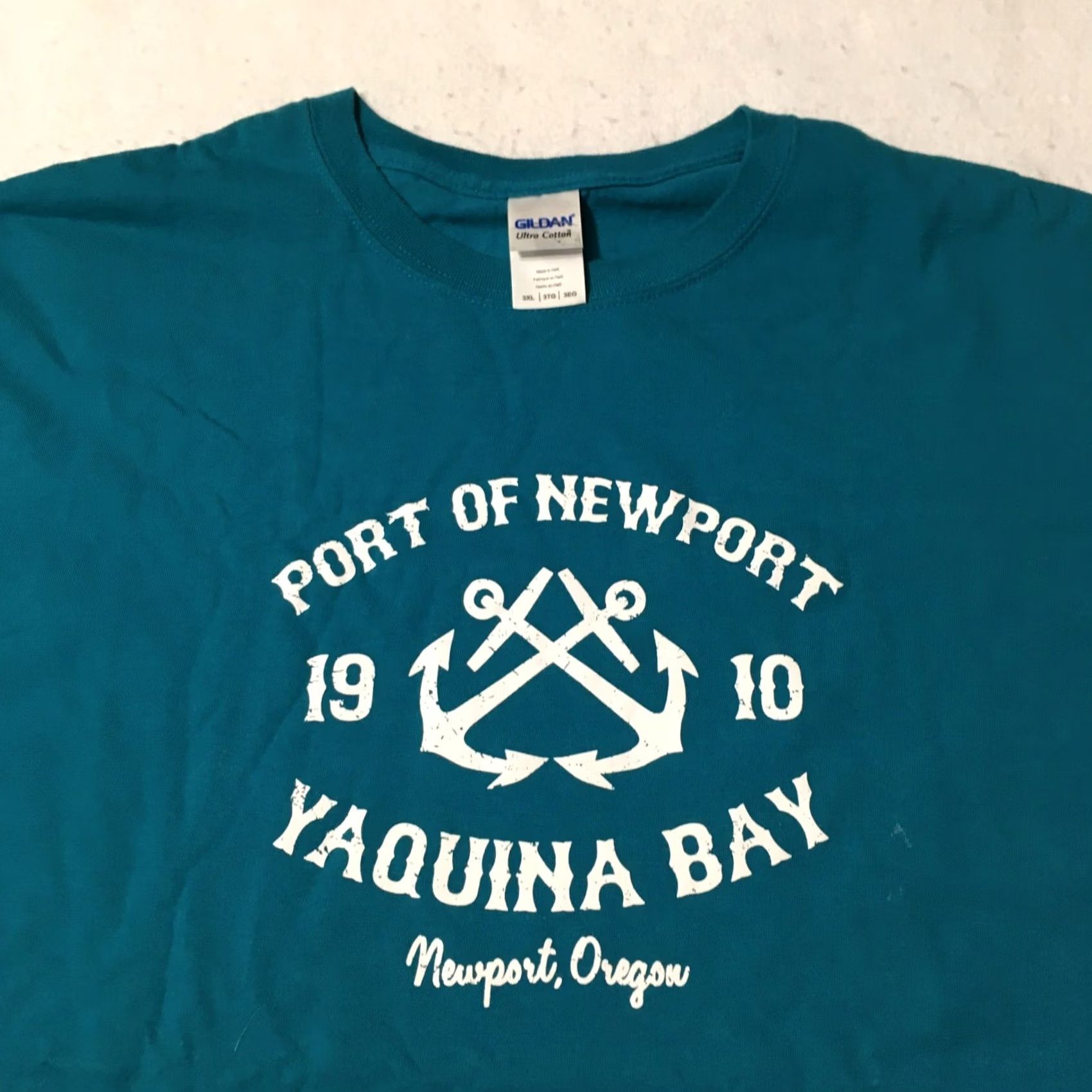 Gildan Oregon Ducks T Shirt Mens Oregon PORT OF NEWPORT Logo Tee Shirt BLUE 3XL Size US XXL / EU 58 / 5 - 3 Thumbnail