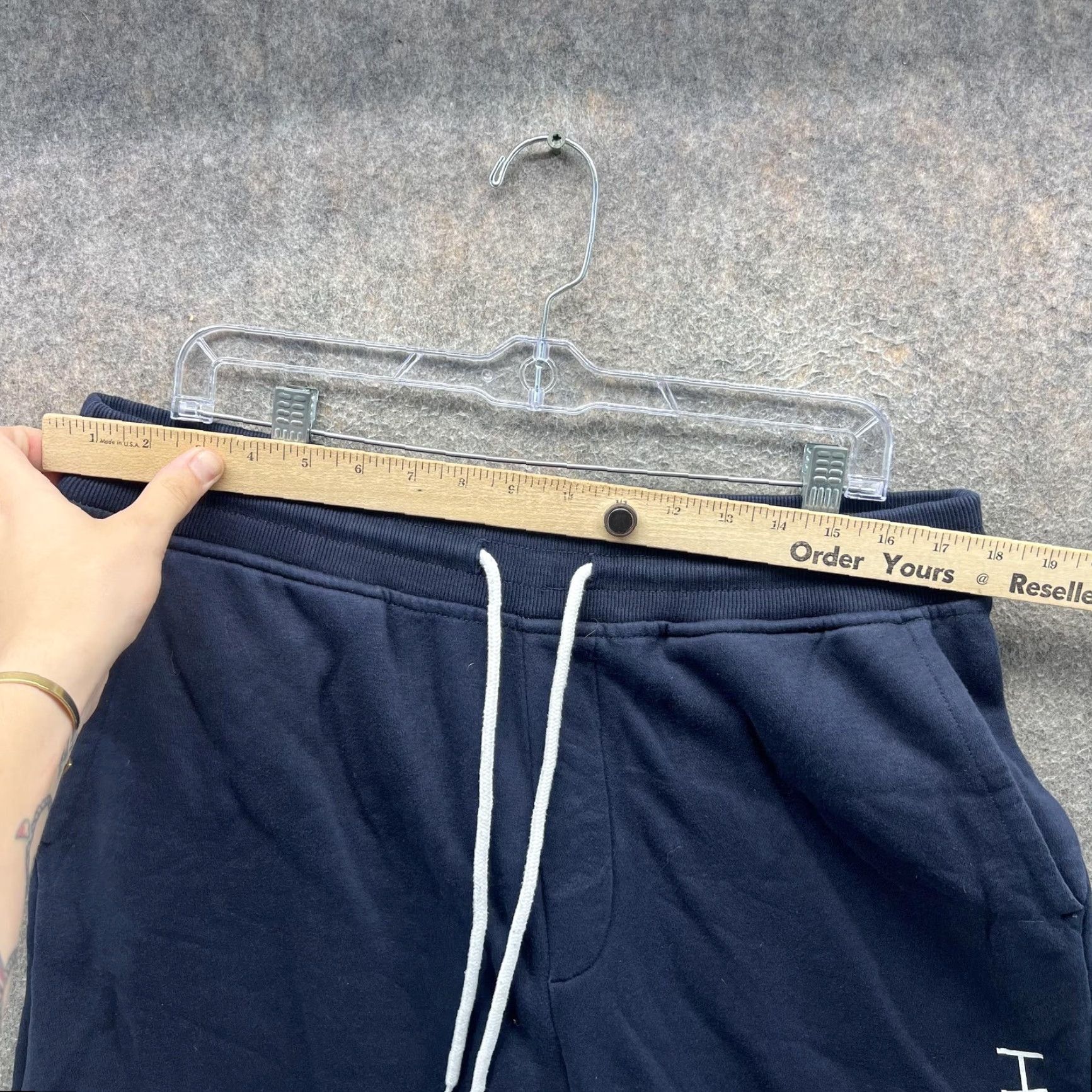 Tommy Hilfiger Tommy Hilfiger Sweat Shorts Mens Large Blue Fleece Logo Drawstring 11 Inseam Size US 33 - 4 Thumbnail