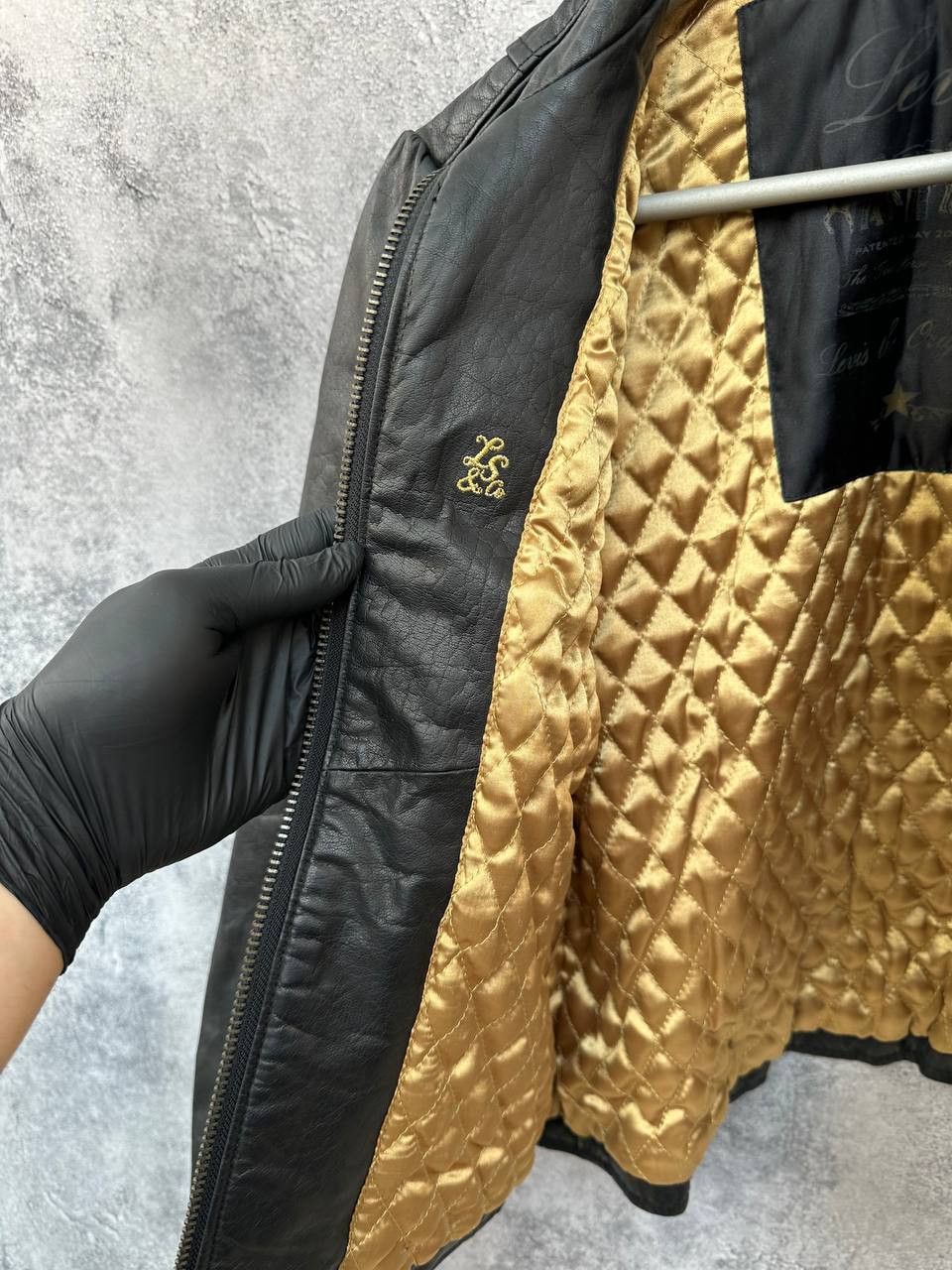 Levi's Vintage Clothing Levi's Black Leather Biker Jacket Quilted Lining Vintage 00s Size M / US 6-8 / IT 42-44 - 11 Thumbnail