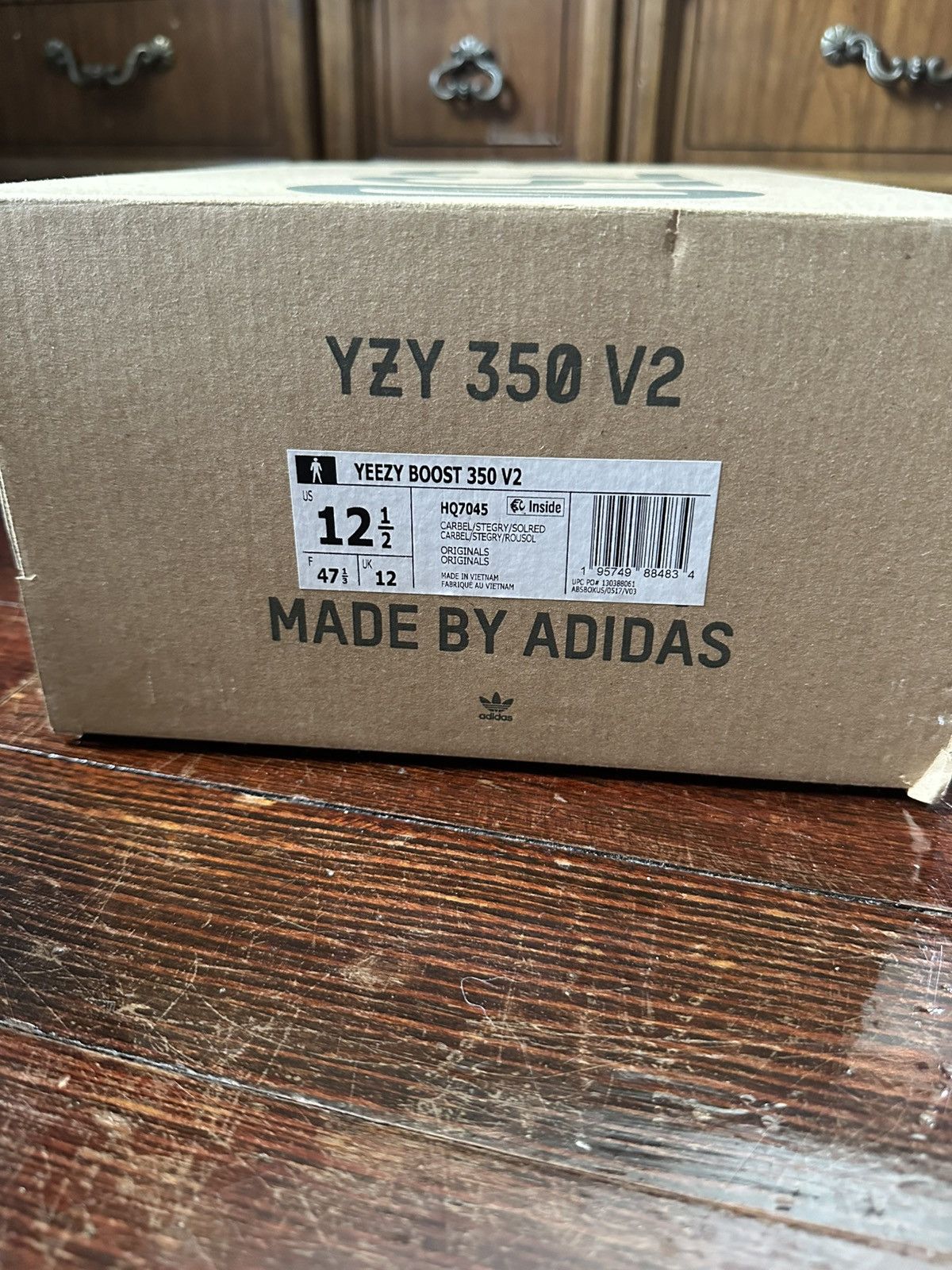 Yeezy ADIDAS YEEZY BOOST 350 V2 CARBON BELUGA 12.5 HQ7045 Size US 12.5 / EU 45-46 - 16 Thumbnail
