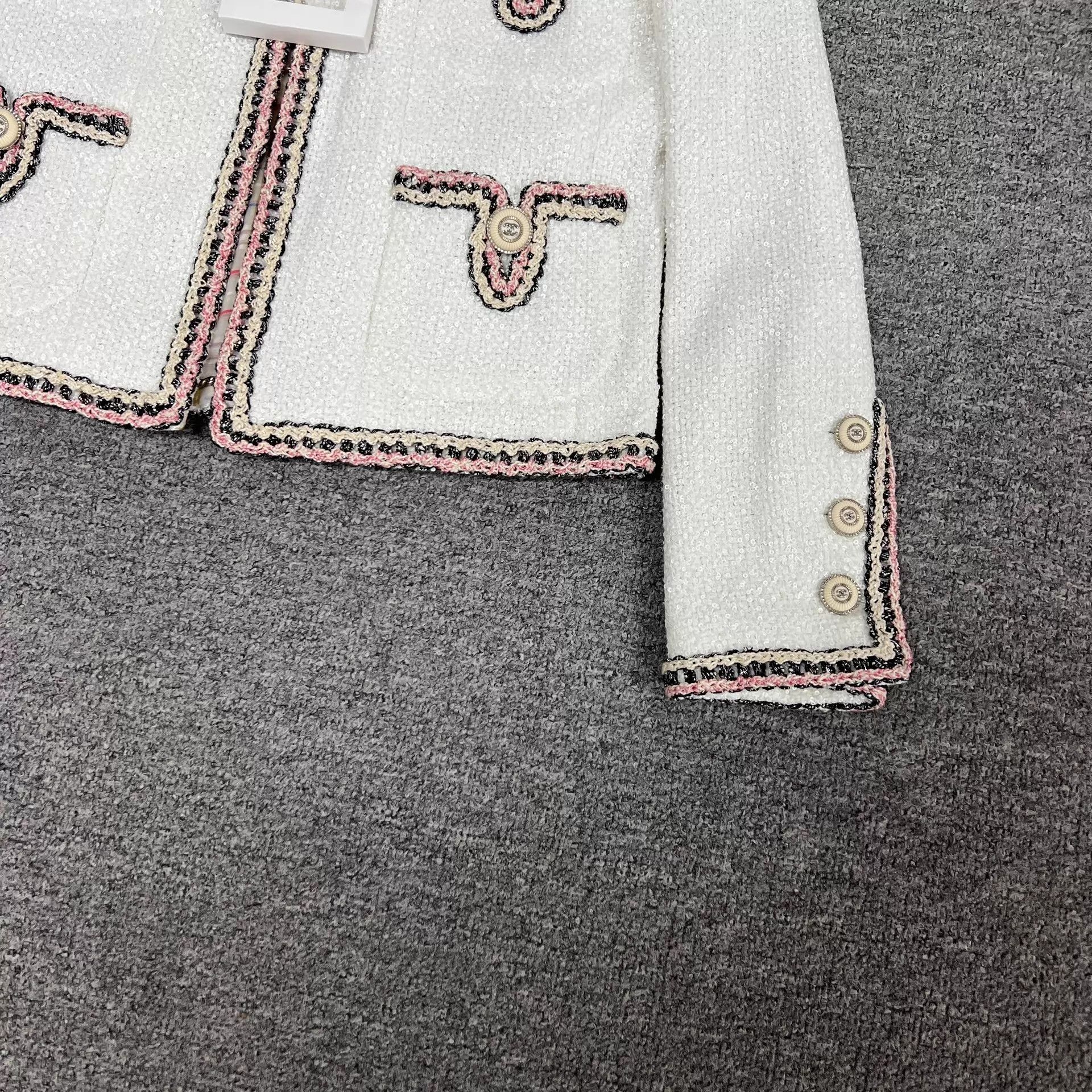 Chanel Chanel Station White Sequin 4-Pocket Color Trim Woven Jkt Size XS / US 0-2 / IT 36-38 - 6 Thumbnail