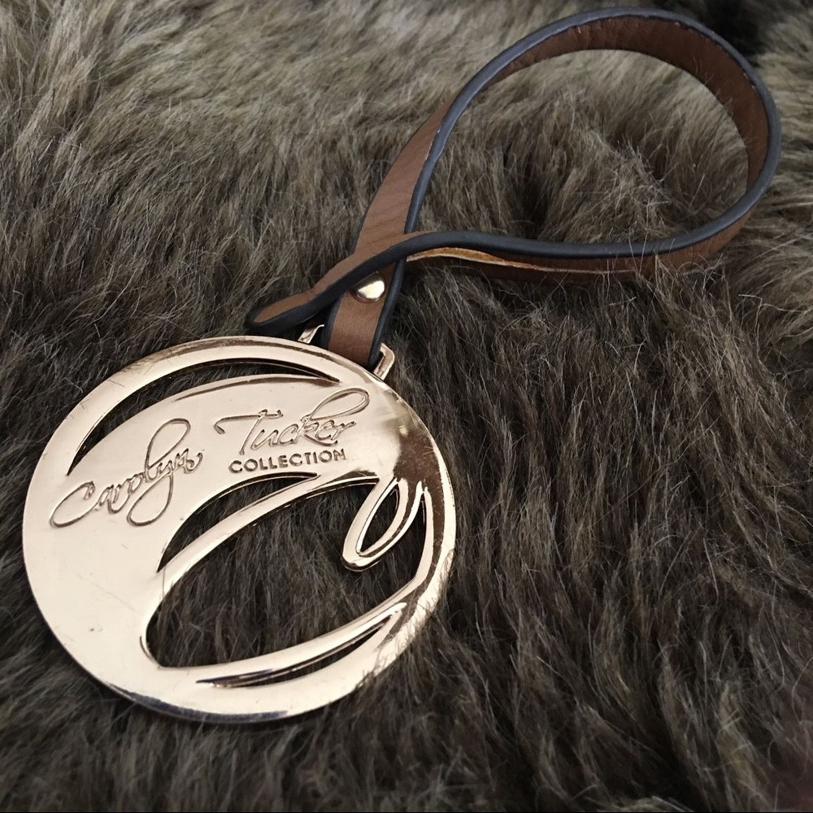 Other Carolyn Tucker Collection luggage handbag tag Size ONE SIZE - 1 Thumbnail