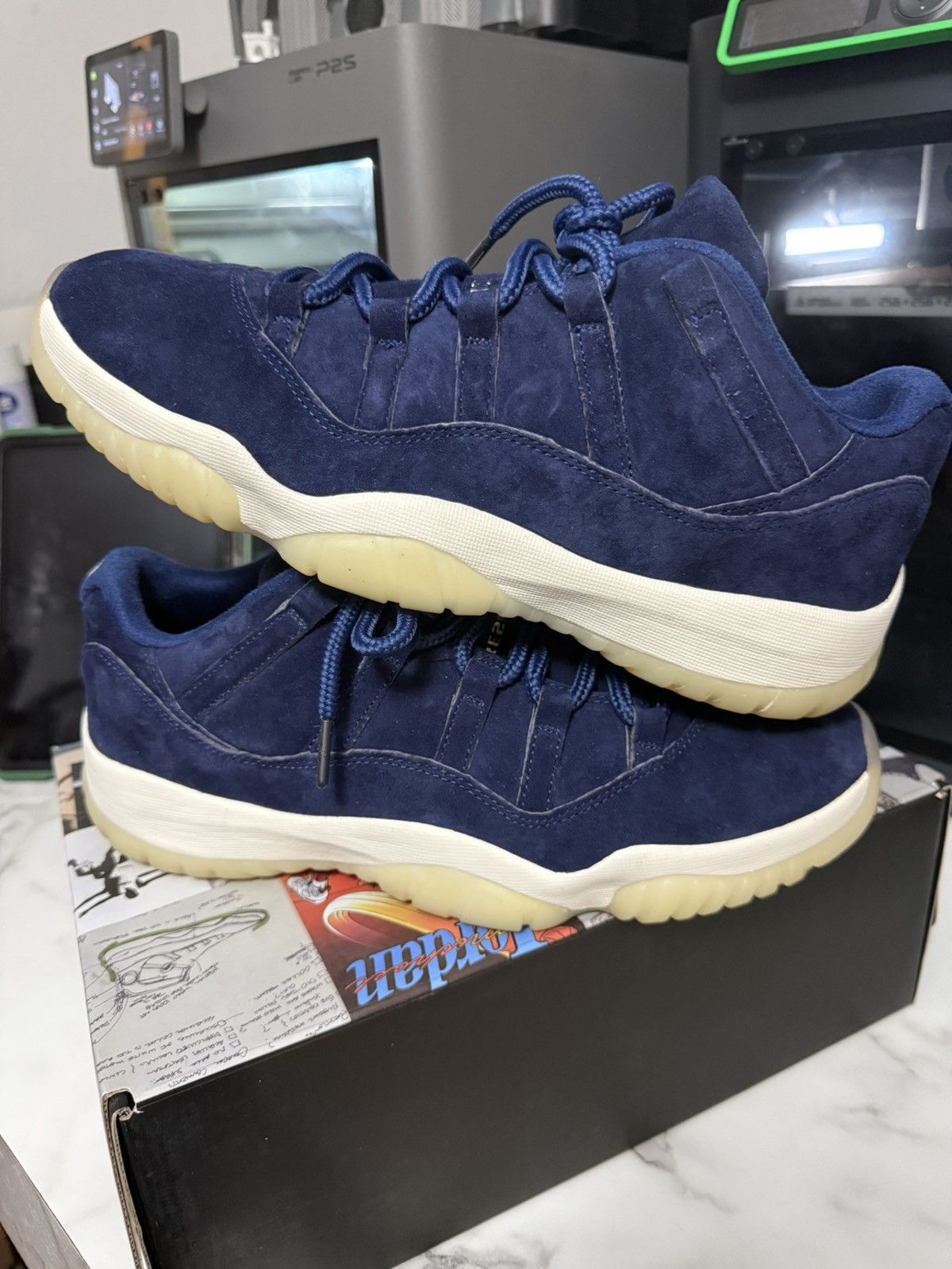 Nike Jordan 11 low derek jeter Size US 11.5 / EU 44-45 - 5 Thumbnail