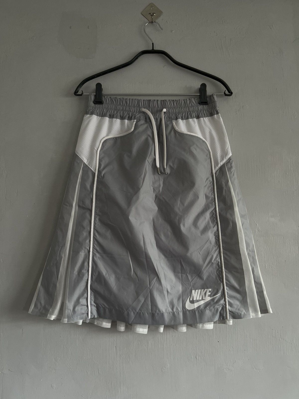 Nike × Sacai Nike x Sacai Pleated Midi Skirt Size 28" / US 6 / IT 42 - 1 Thumbnail