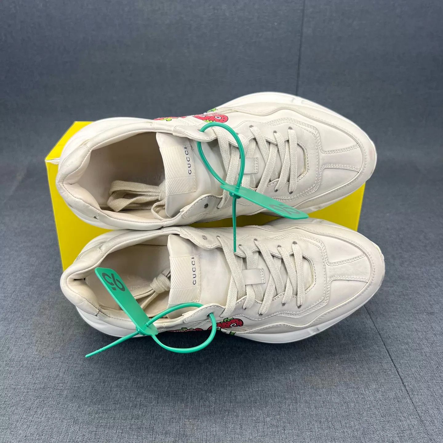 Gucci Gucci Rhyton Distressed Beige Strawberry 38.5 New Worn Once Size US 8 / IT 38 - 5 Thumbnail