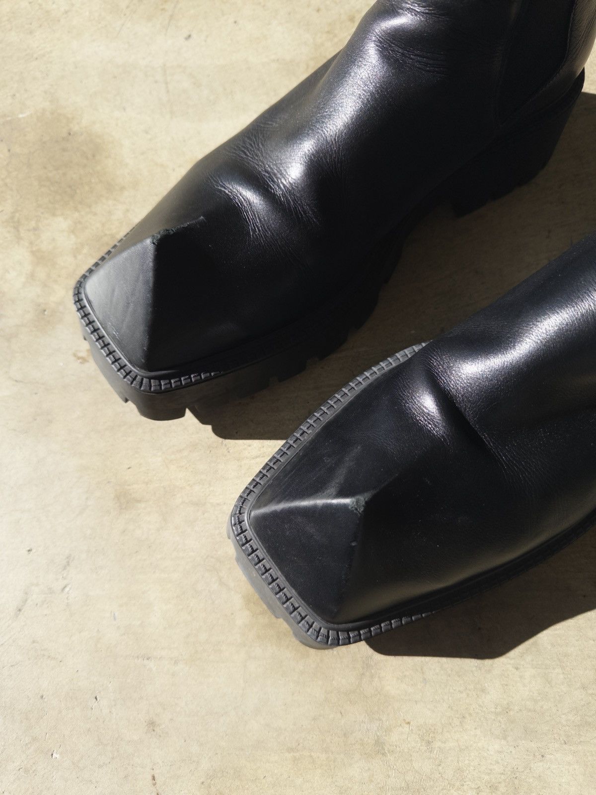 Balenciaga Balenciaga Rhino Chelsea Boots Carrera Lux Calfskin Size US 9 / EU 42 - 3 Thumbnail