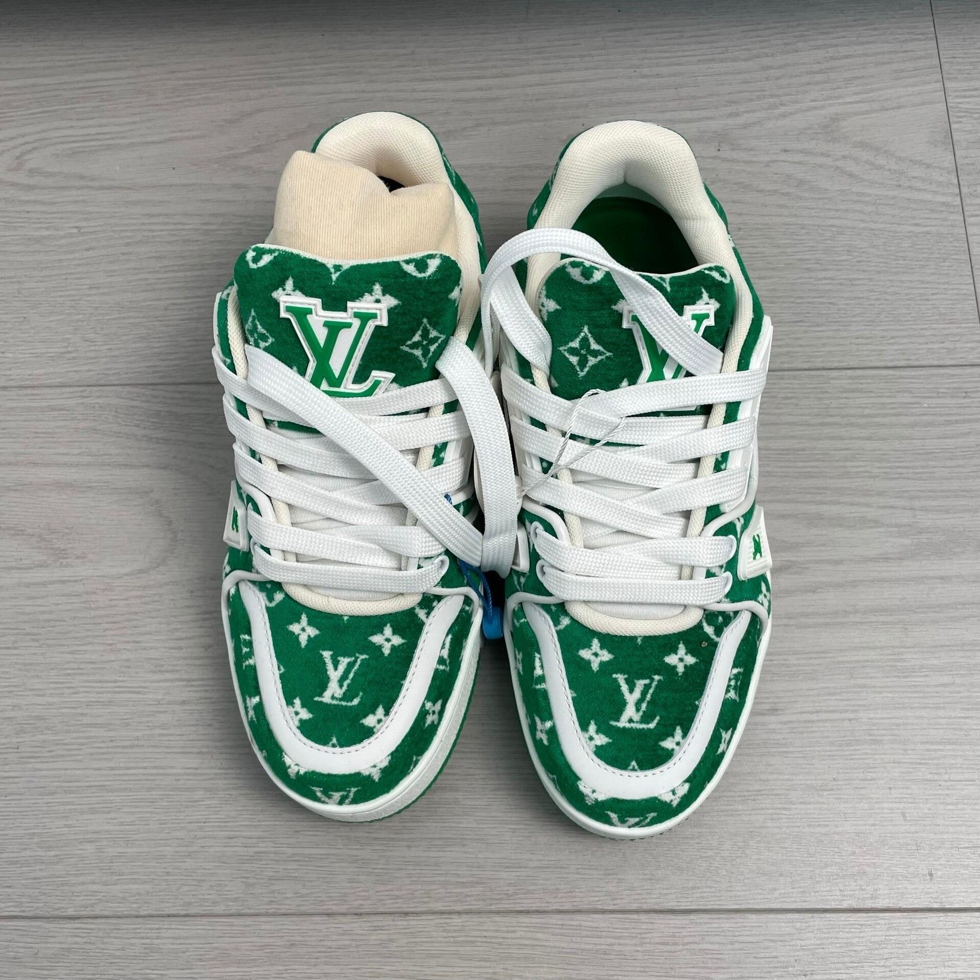Louis Vuitton Louis Vuitton Green Lowtop Sneakers 35 Women Size US 5 / IT 35 - 1 Thumbnail
