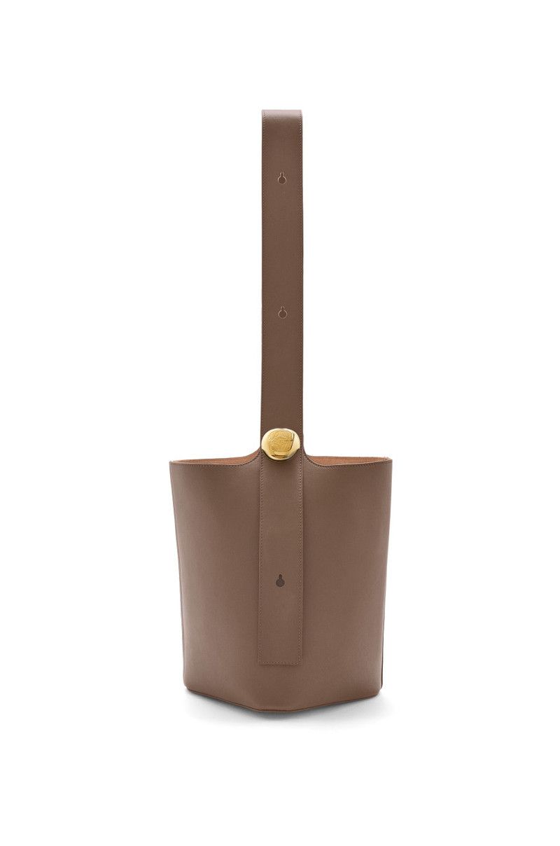 Loewe o1in1g0426 Size: OS/ Medium Pebble Bucket Bag in Tundra Size ONE SIZE - 1 Thumbnail