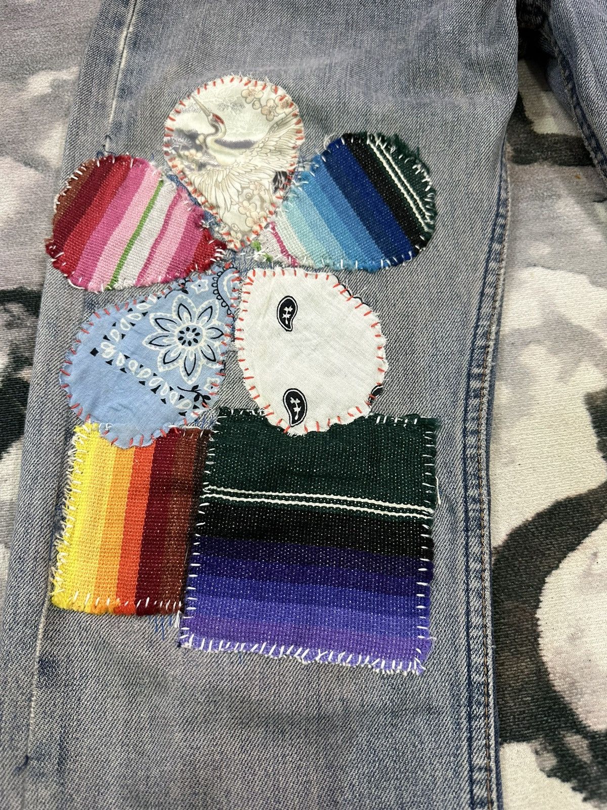 Levi's LEVIS 501 CUSTOM HIPPIE PATCHES DISTRESSED DENIM JEANS Size US 30 / EU 46 - 10 Thumbnail