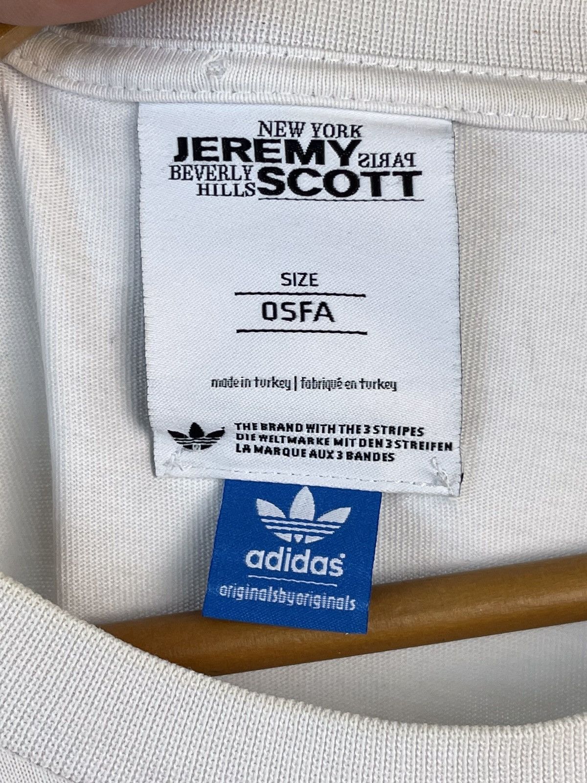 Adidas × Jeremy Scott Adidas x Jeremy Scott Oversize Shoes print Tee Size US XL / EU 56 / 4 - 11 Thumbnail