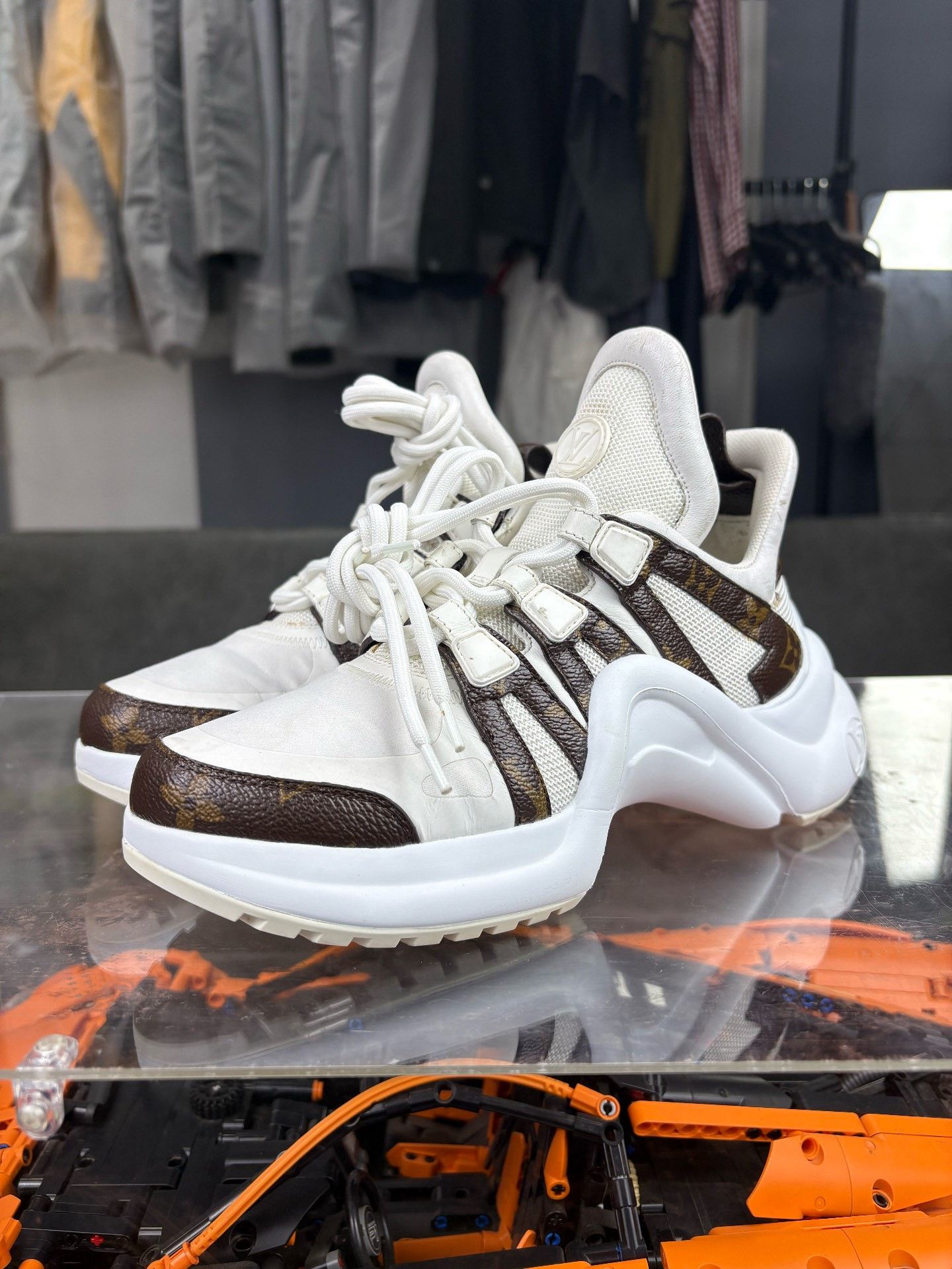 Louis Vuitton Louis Vuitton Lowtop Sneakers us_6 Women Size US 6 / IT 36 - 1 Thumbnail