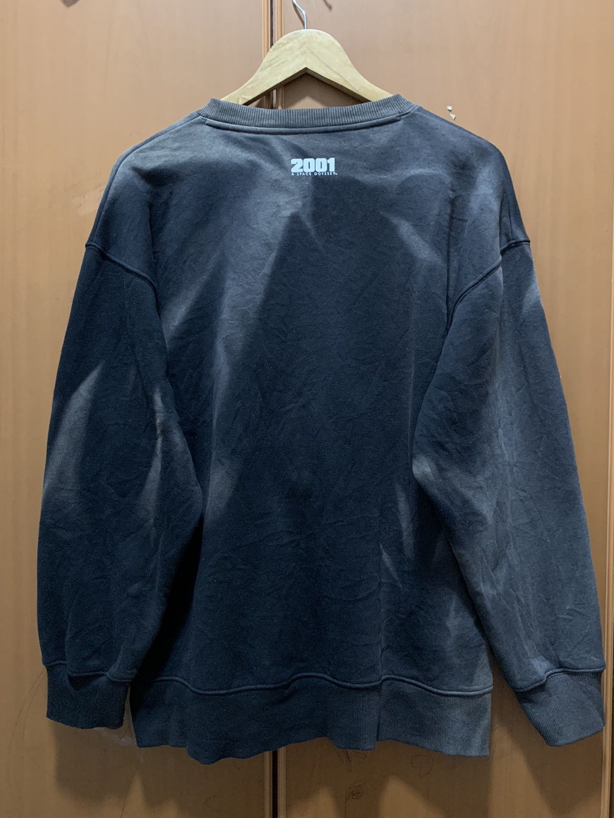 Vintage Rare Vintage 2001 Space Odyssey Nice Faded Movie Sweatshirt Size US L / EU 52-54 / 3 - 10 Thumbnail