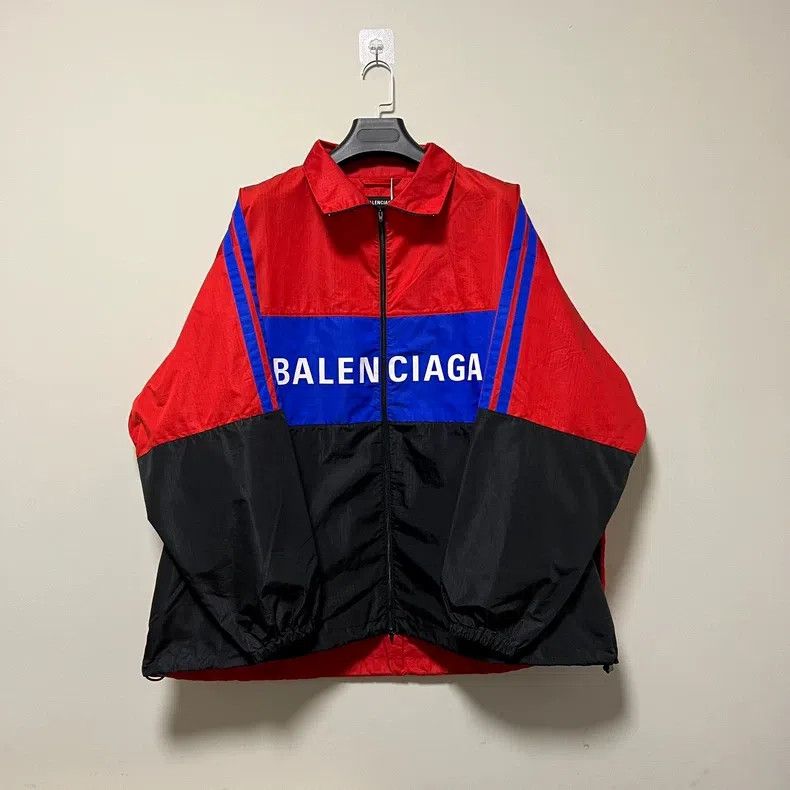 Balenciaga Balenciaga Red and Blue Colorblock Letter Logo Windbreaker Size US S / EU 44-46 / 1 - 1 Thumbnail