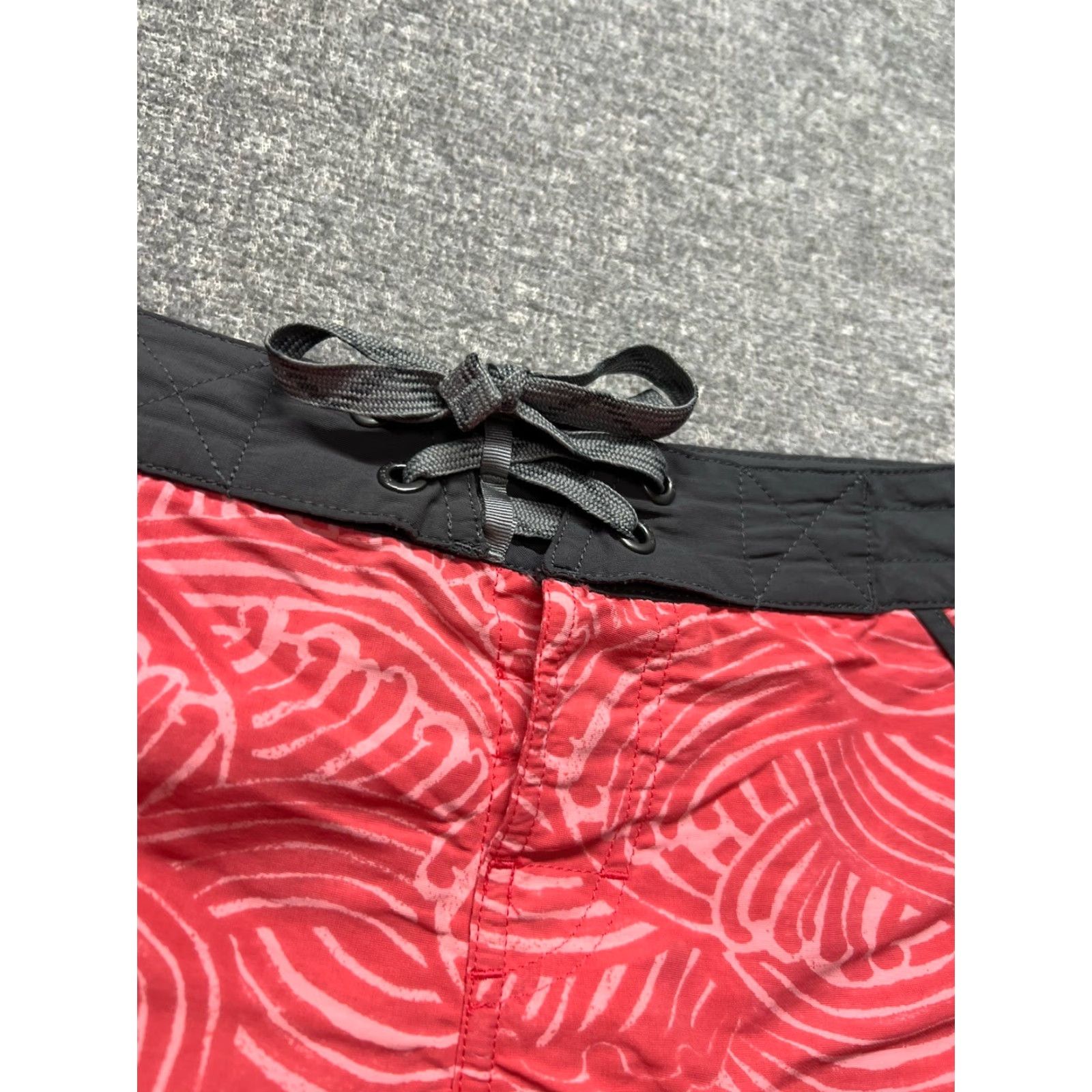 Patagonia Patagonia Womens Shorts 8 Red Nylon Casual Shorts Outdoor Everyday Belted Chino 5in Inseam Regular Womens Size 30" / US 8 / IT 44 - 3 Thumbnail