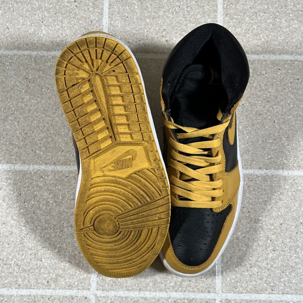 Jordan Brand Nike Air Jordan 1 Sneaker sz8.5 Yellow Retro High OG Pollen Size US 8.5 / EU 41-42 - 5 Thumbnail