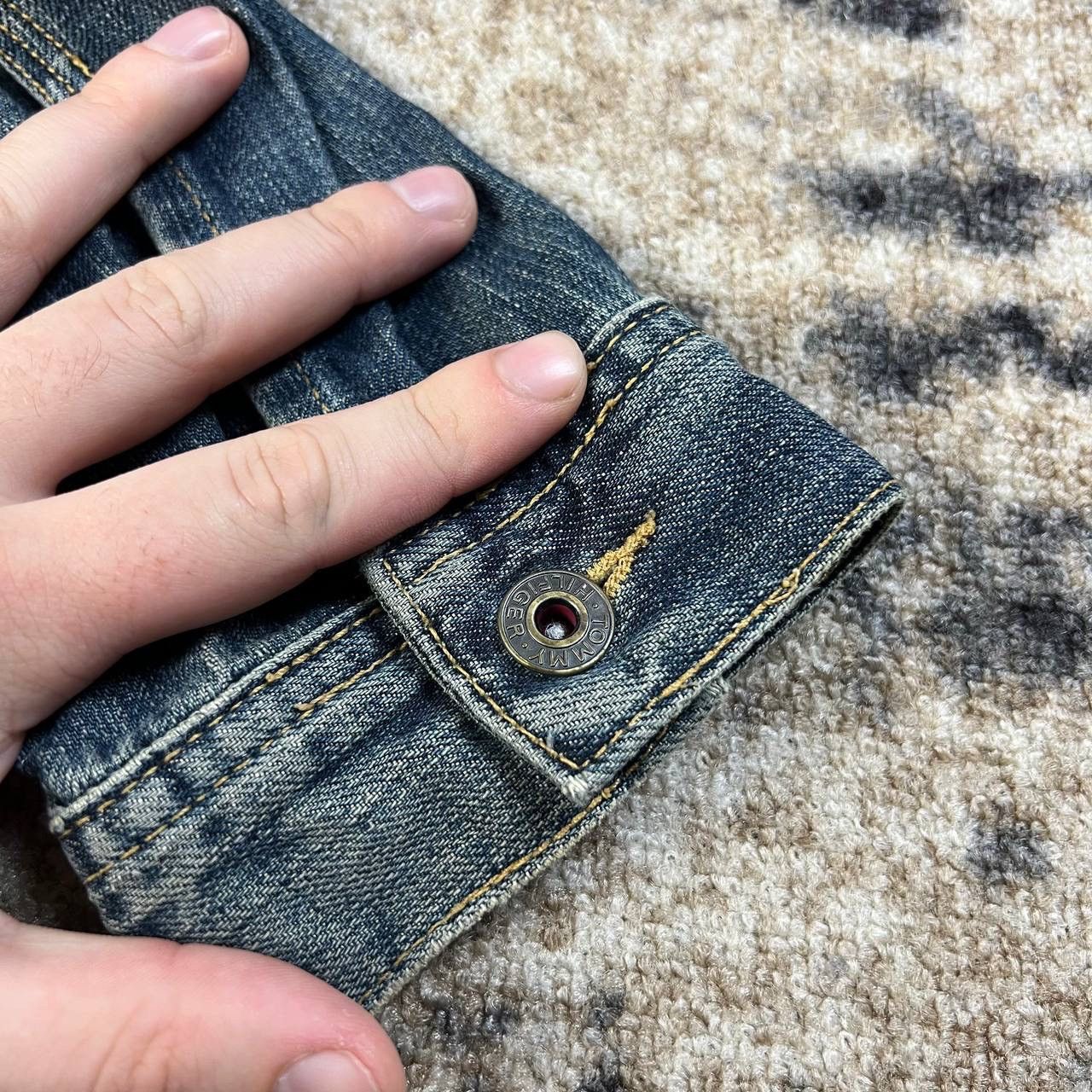 Tommy Hilfiger Tommy Hilfiger Vintage Y2K Mini Logo Button Up Denim Jacket Size US S / EU 44-46 / 1 - 8 Thumbnail