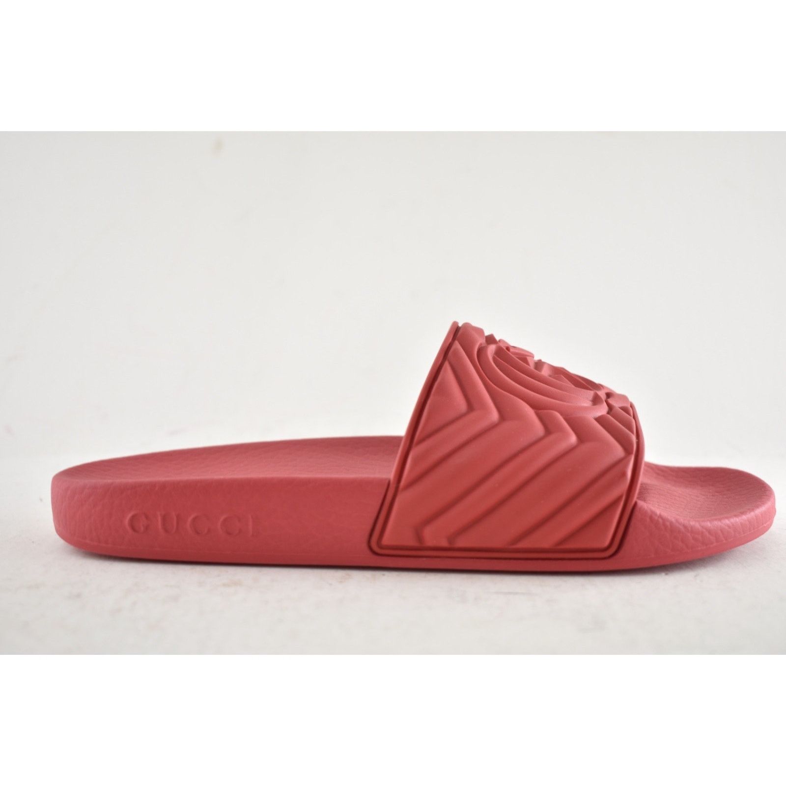 Gucci Gucci Deep Coral Red Rubber Quilted GG Logo Flat Pool Slide Size US 6 / IT 36 - 2 Thumbnail