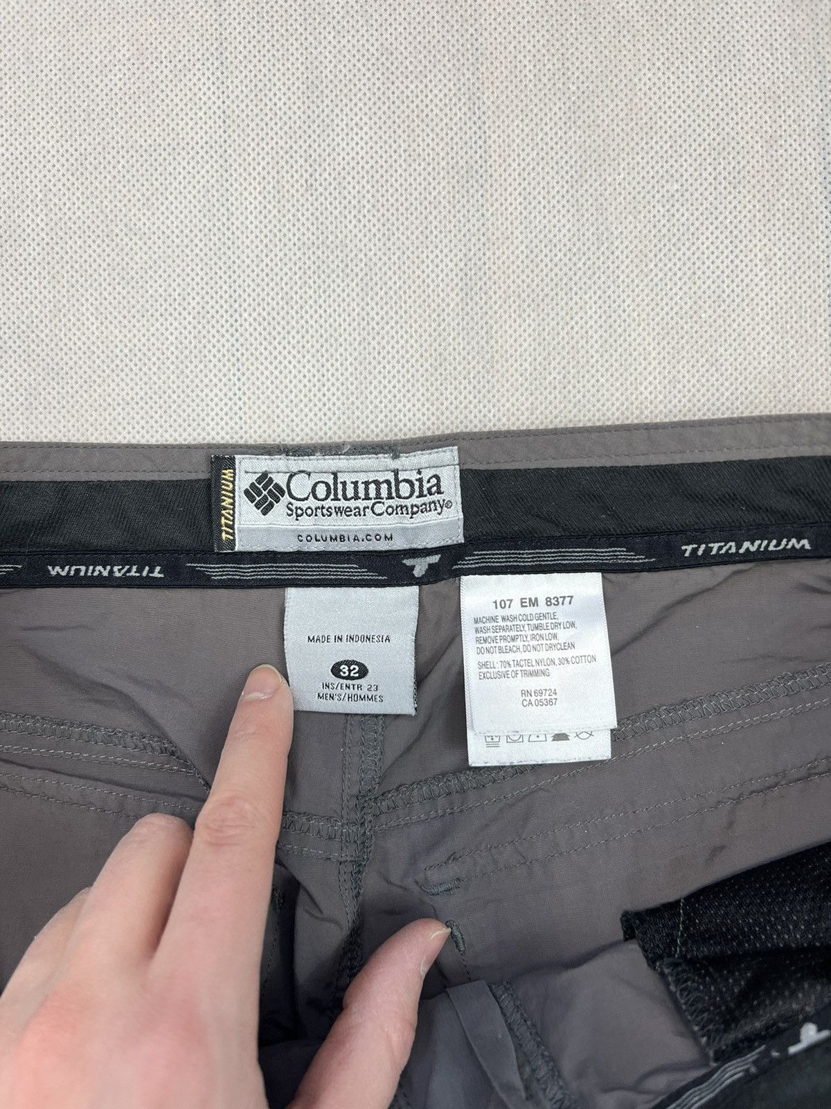 Columbia Shorts Columbia Sportswear Company Pocket Size US 32 / EU 48 - 2 Thumbnail