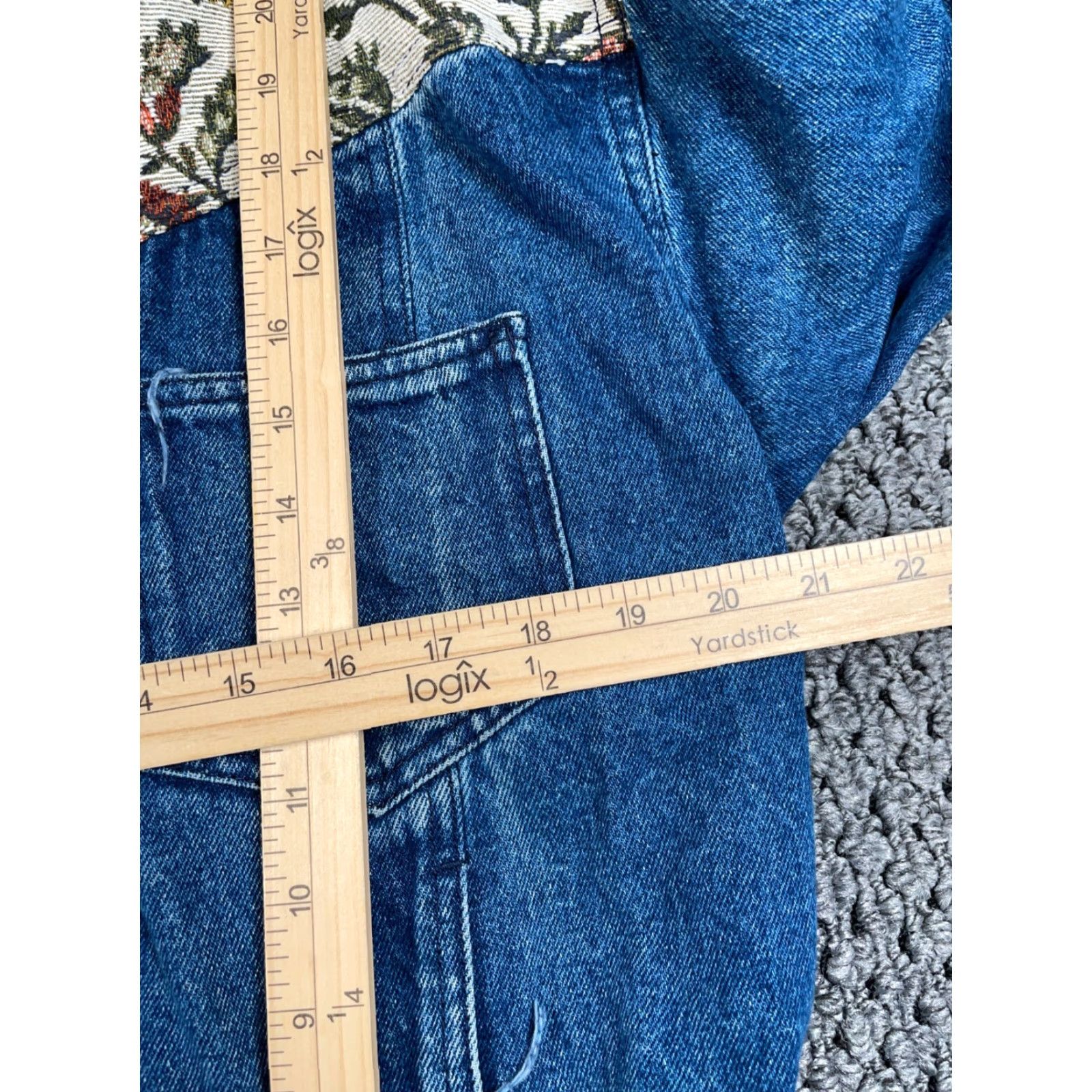 Calvin Klein VINTAGE Calvin Klein Floral Tapestry Jean Jacket Women Small Blue Denim USA Tag Size 28" / US 6 / IT 42 - 6 Thumbnail