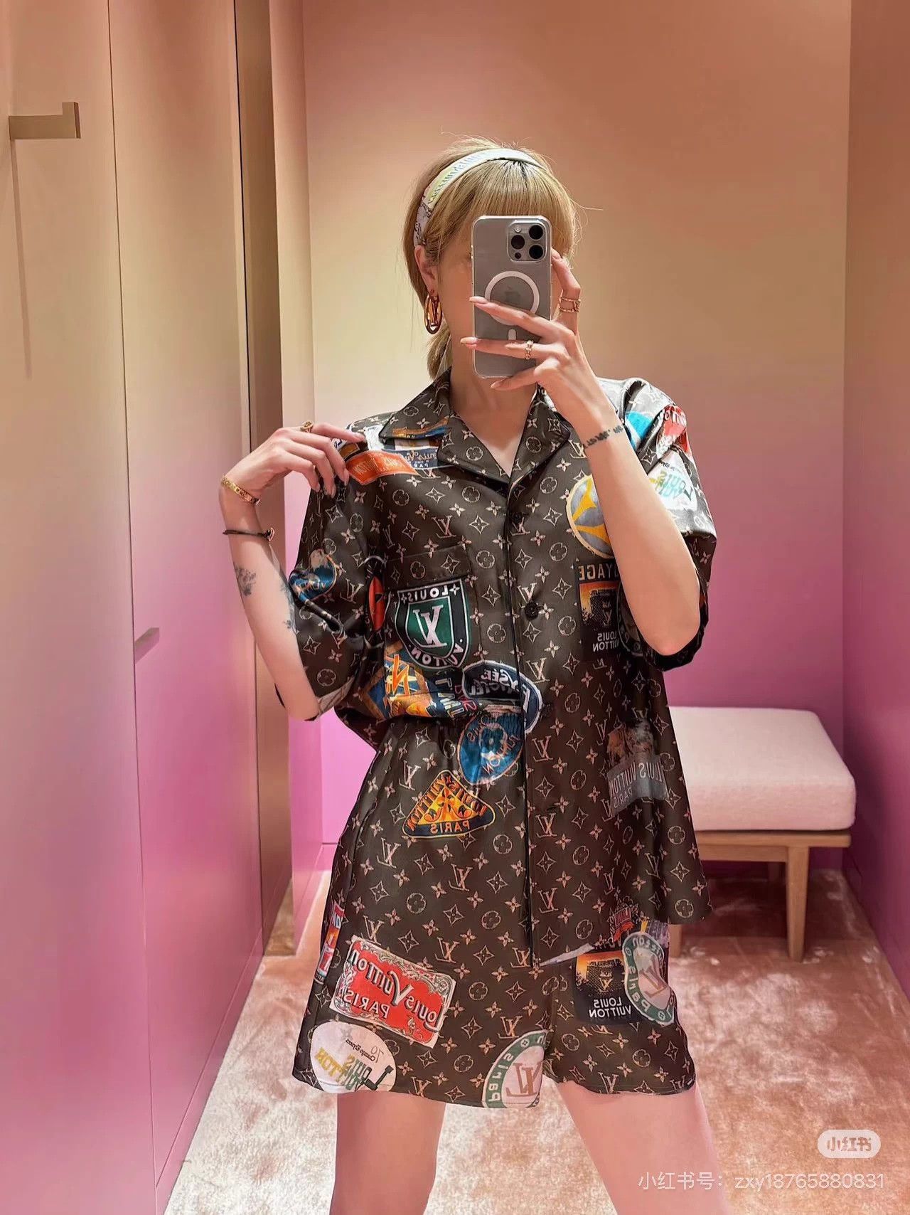 Louis Vuitton LV 24 Mulberry Silk Monogram Print Short Vintage 34 Size 25" / US 0 / IT 36 - 8 Thumbnail