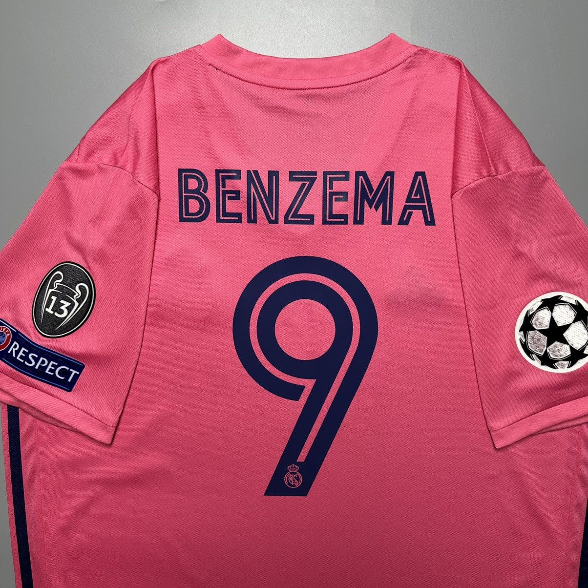 Vintage REAL MADRID ADIDAS 2020/2021 FOOTBALL AWAY JERSEY #9 BENZEMA Size US XL / EU 56 / 4 - 10 Thumbnail