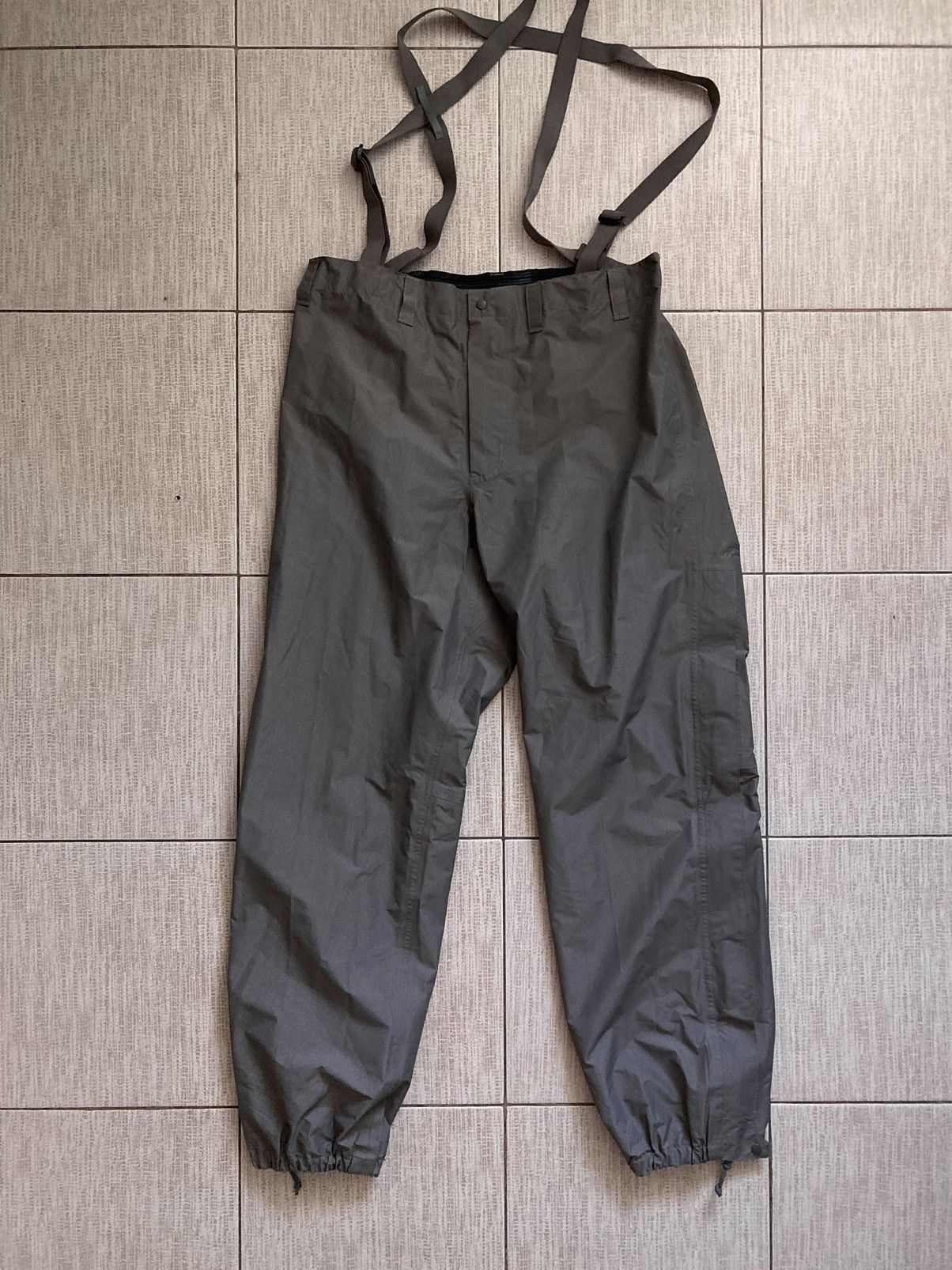 image of Patagonia Gore-Tex Outdoor Pants in Grey, Men's (Size 34)