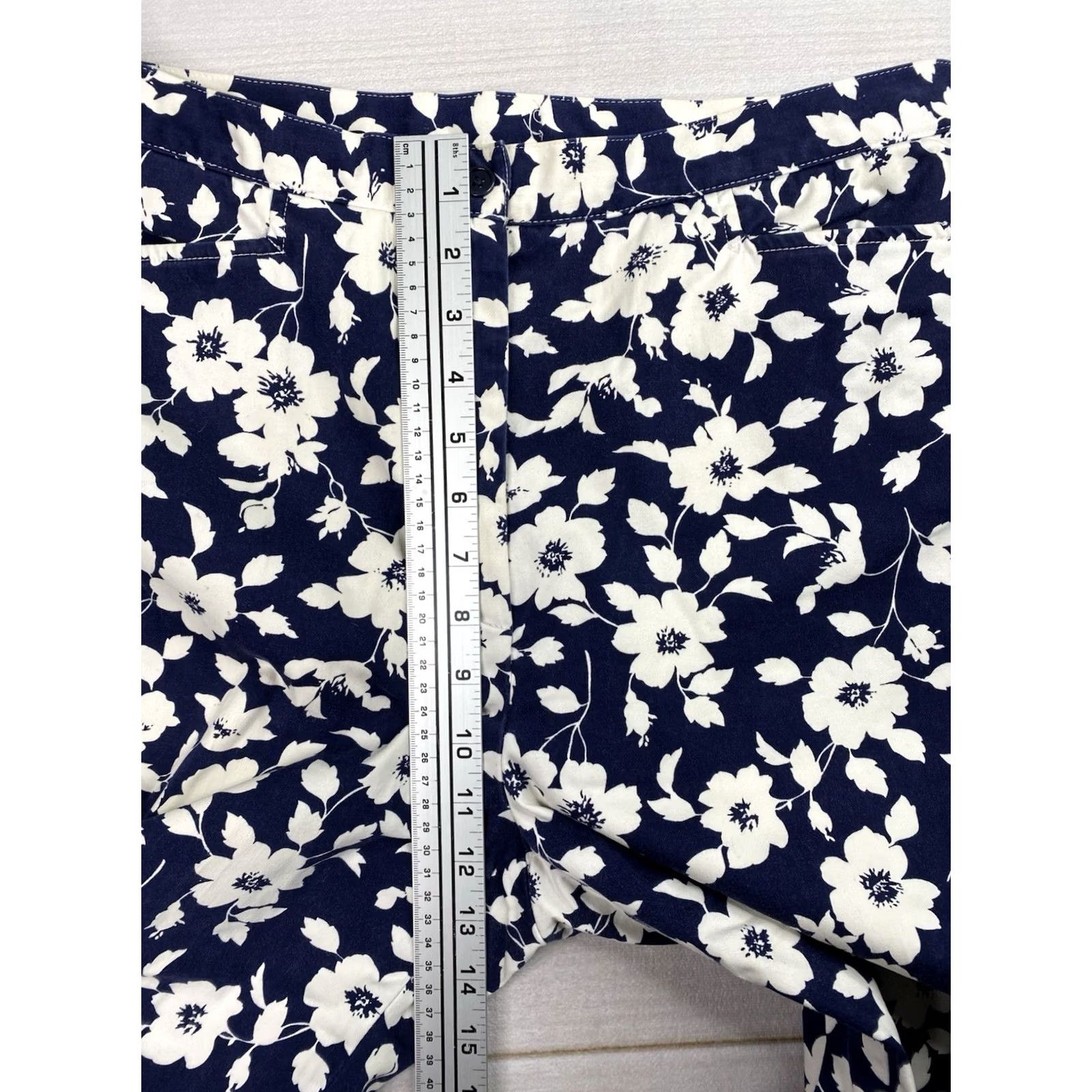 Jones New York VINTAGE Jones New York Crop Pants Sz 12 Blue White Floral Boho Stretch Capri Hawaiian Girls Size 34" / US 12 / IT 48 - 4 Thumbnail