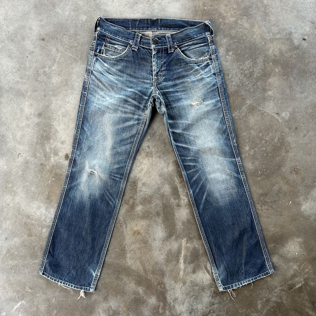 Japanese Brand Vintage Levi’s Classic Denim Distressed Faded Jean Pant W32 Size US 32 / EU 48 - 1 Thumbnail