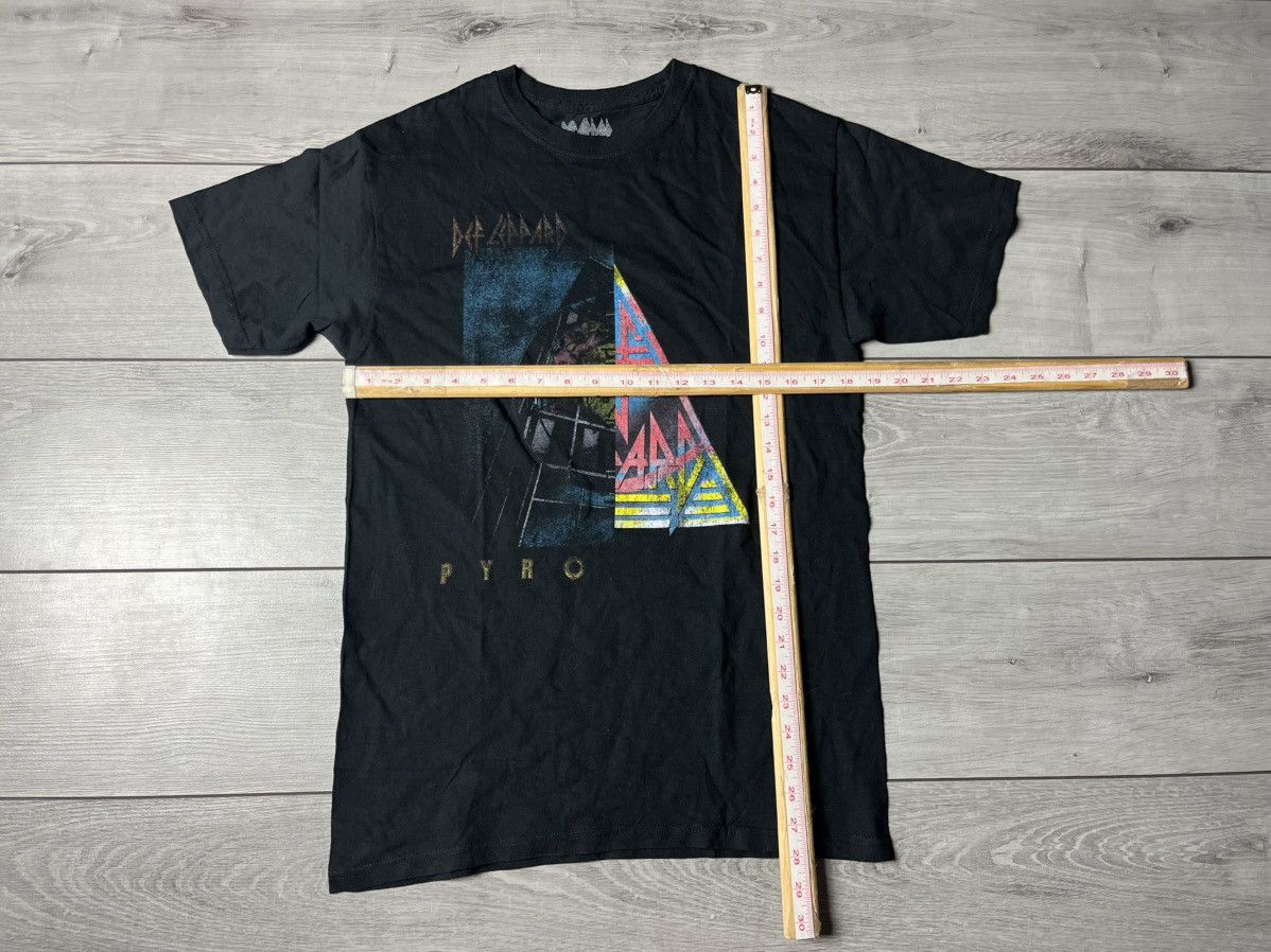 Def Leppard Def Leppard Mens PYRO Rock Music T-shirt Size Medium Size US M / EU 48-50 / 2 - 5 Thumbnail
