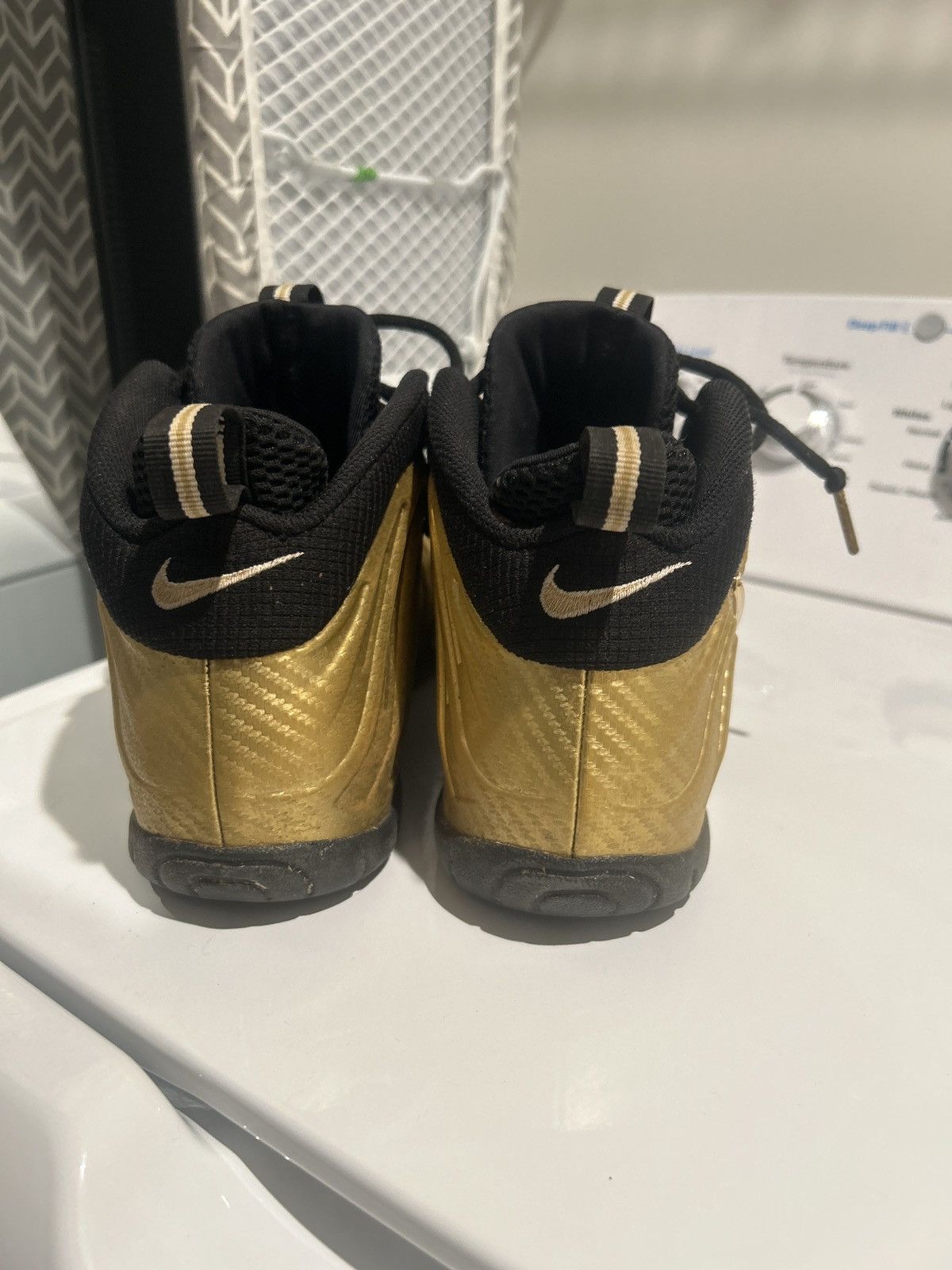Nike Nike foamposites Size US 7 / EU 40 - 2 Thumbnail