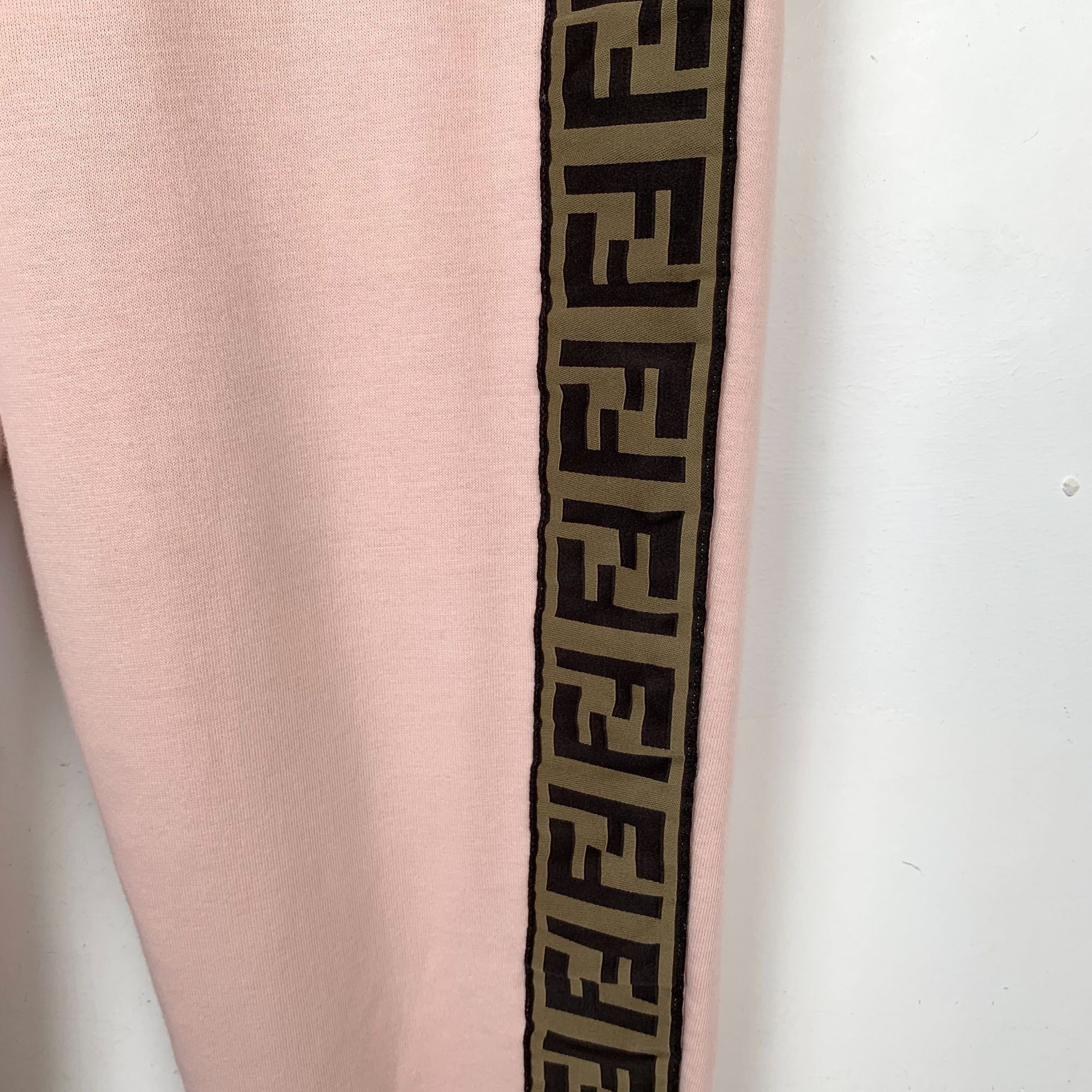 Fendi X10226 Fendi Pink Jogger Sweatpants With Logo Trim Ribbed Size 28" / US 6 / IT 42 - 4 Thumbnail