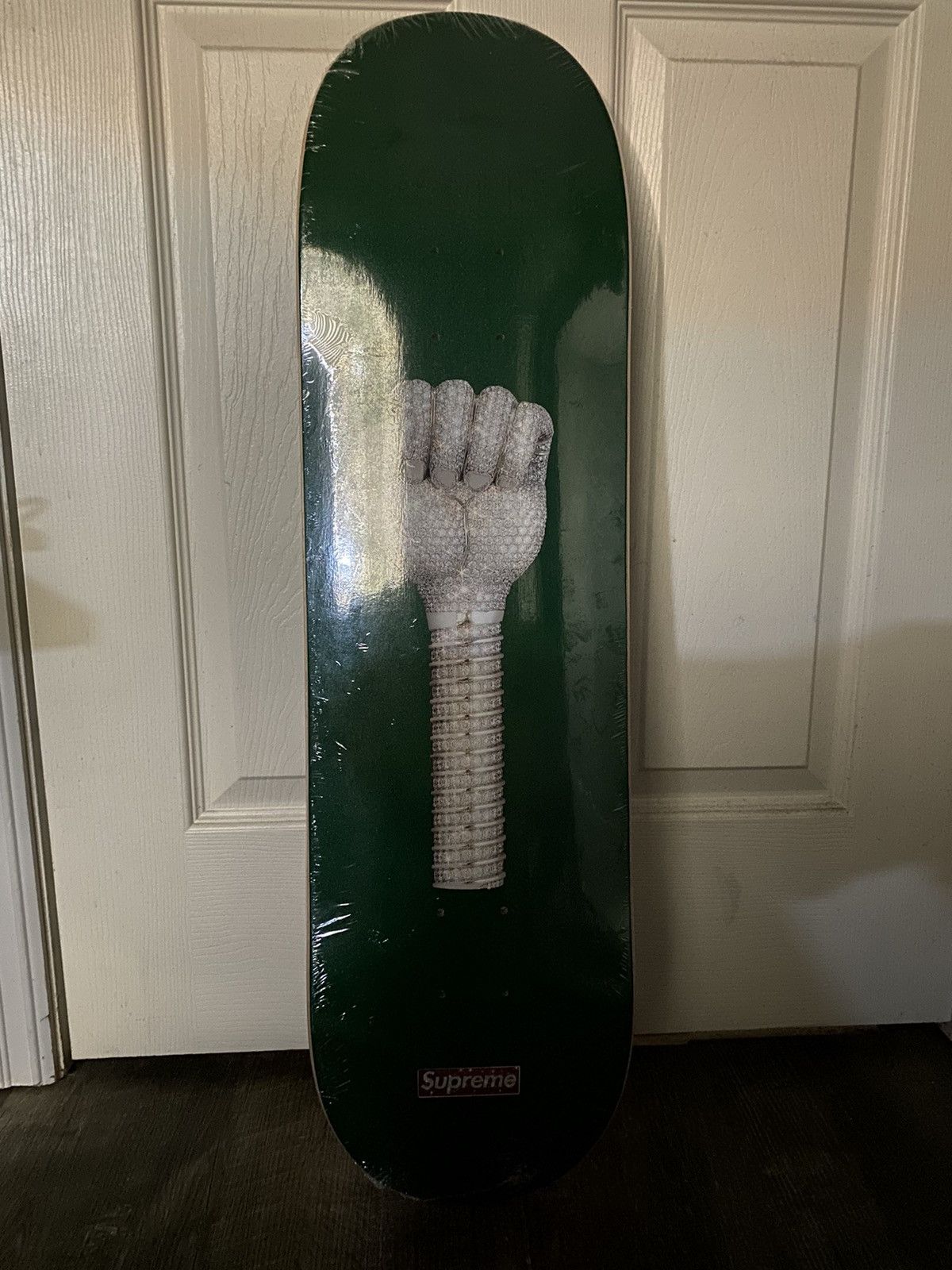 Supreme/Hardies fist 8.5”