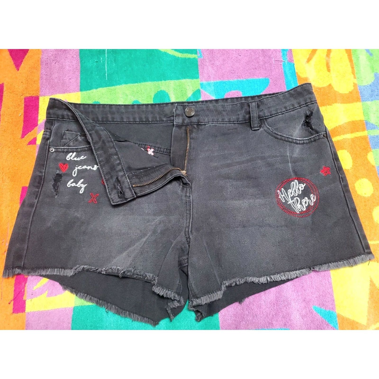 NEXT NEXT Women's Black Raw Hem Embroidered Jean Shorts SZ 14 UK 42 Short Denim Women Dark Black 3in Inseam Embroidered Frayed Jeans Size 36" / US 14 / IT 50 - 2 Thumbnail